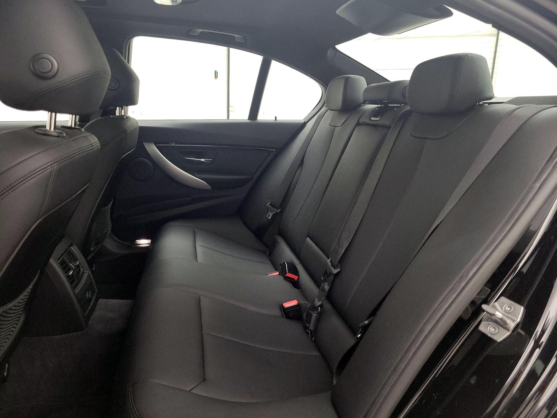 Thumbnail: 2016 BMW 3 Series - 20