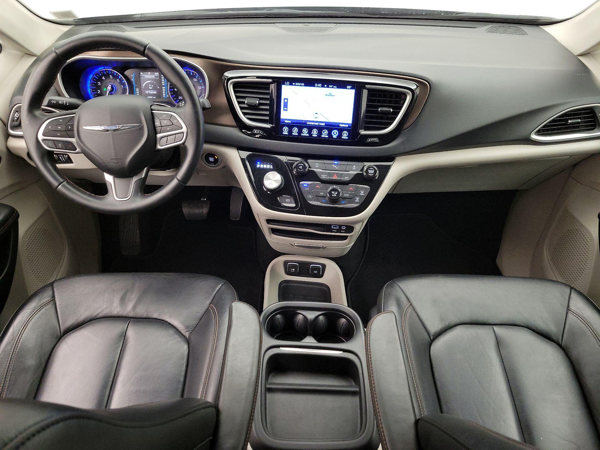 Thumbnail: 2017 Chrysler Pacifica - 9