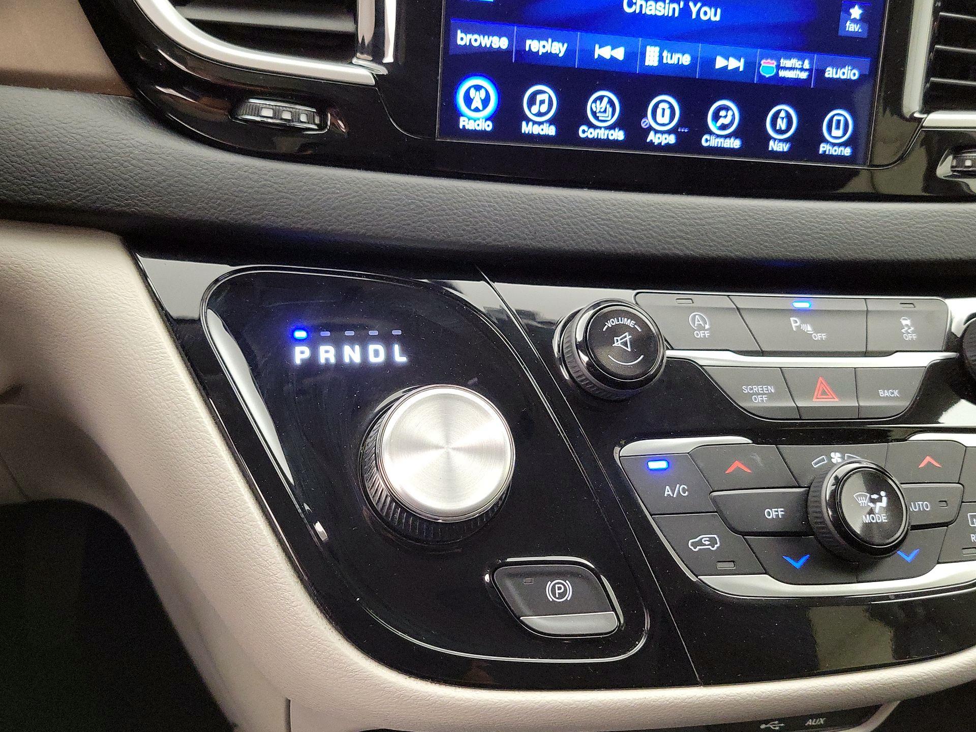 Thumbnail: 2017 Chrysler Pacifica - 18