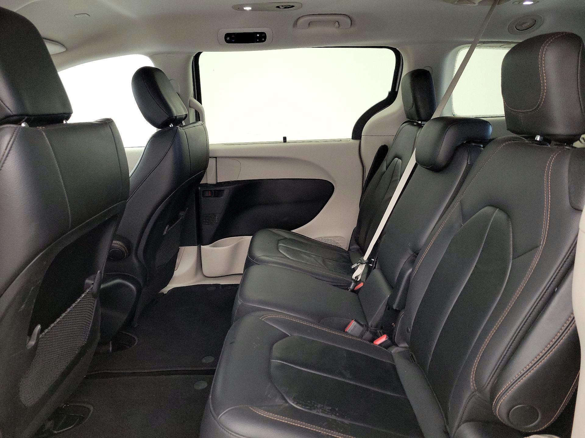 Thumbnail: 2017 Chrysler Pacifica - 20