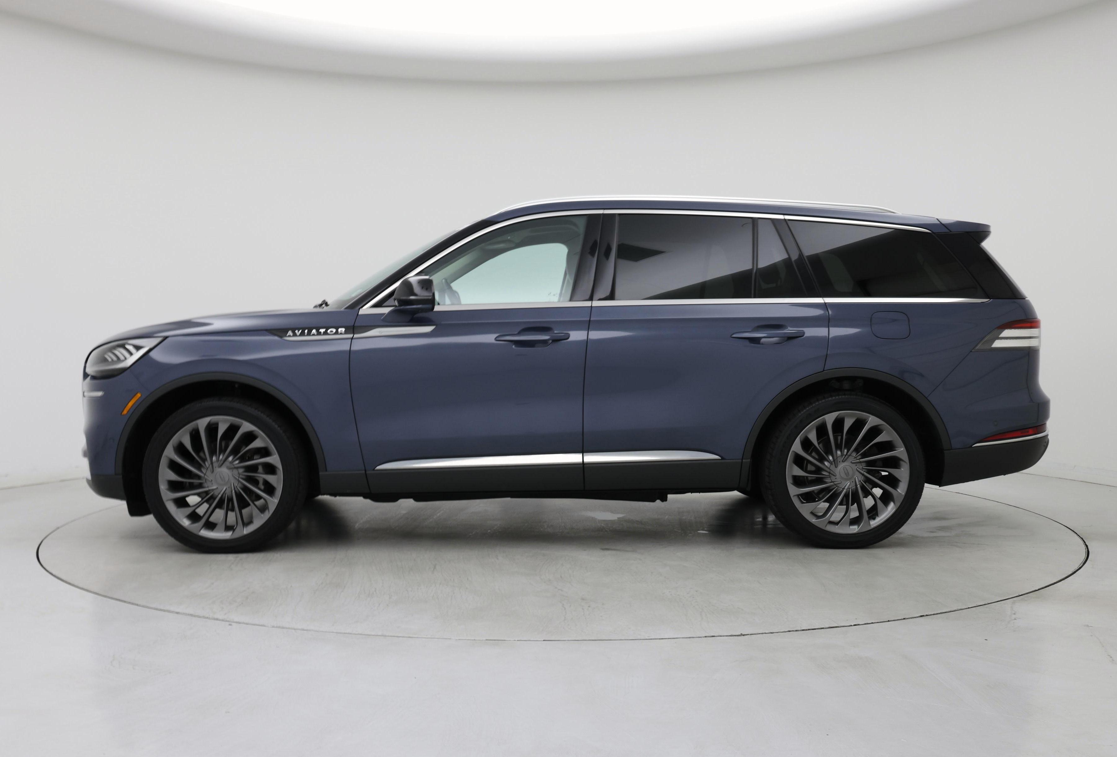 Thumbnail: 2021 Lincoln Aviator - 3