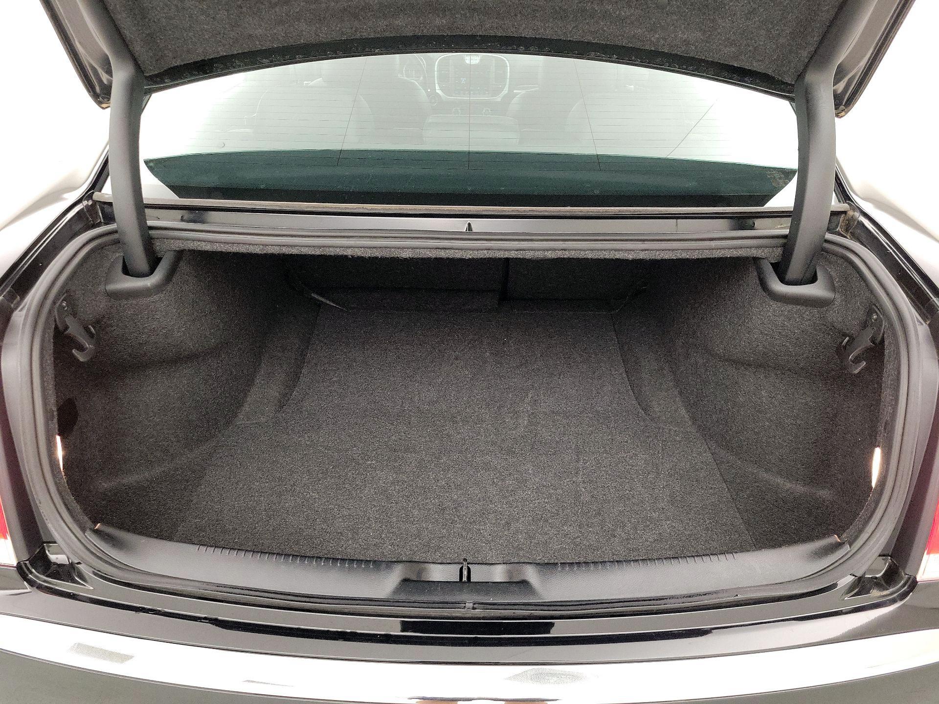 Thumbnail: 2019 Chrysler 300 - 20