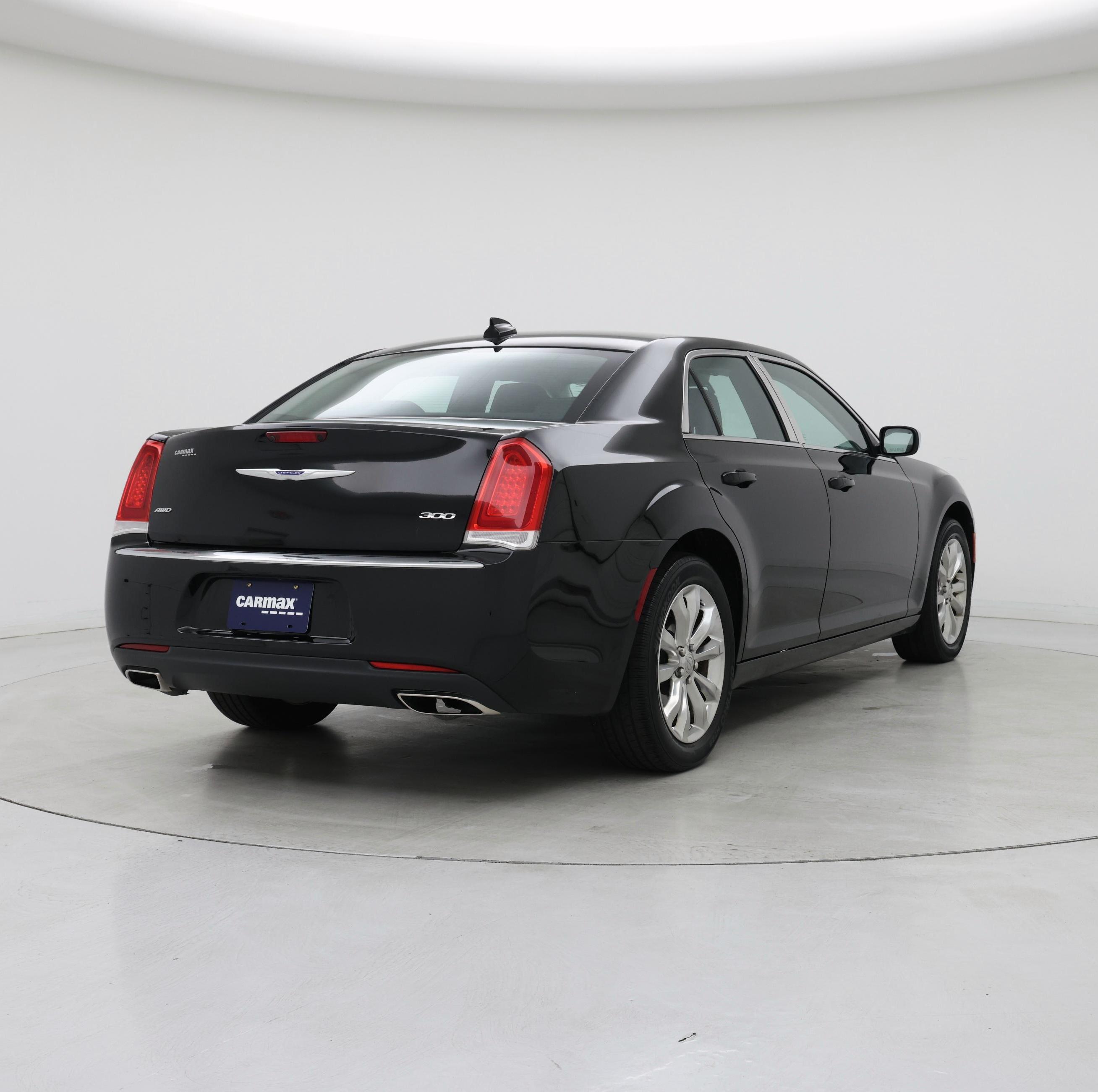Thumbnail: 2019 Chrysler 300 - 8