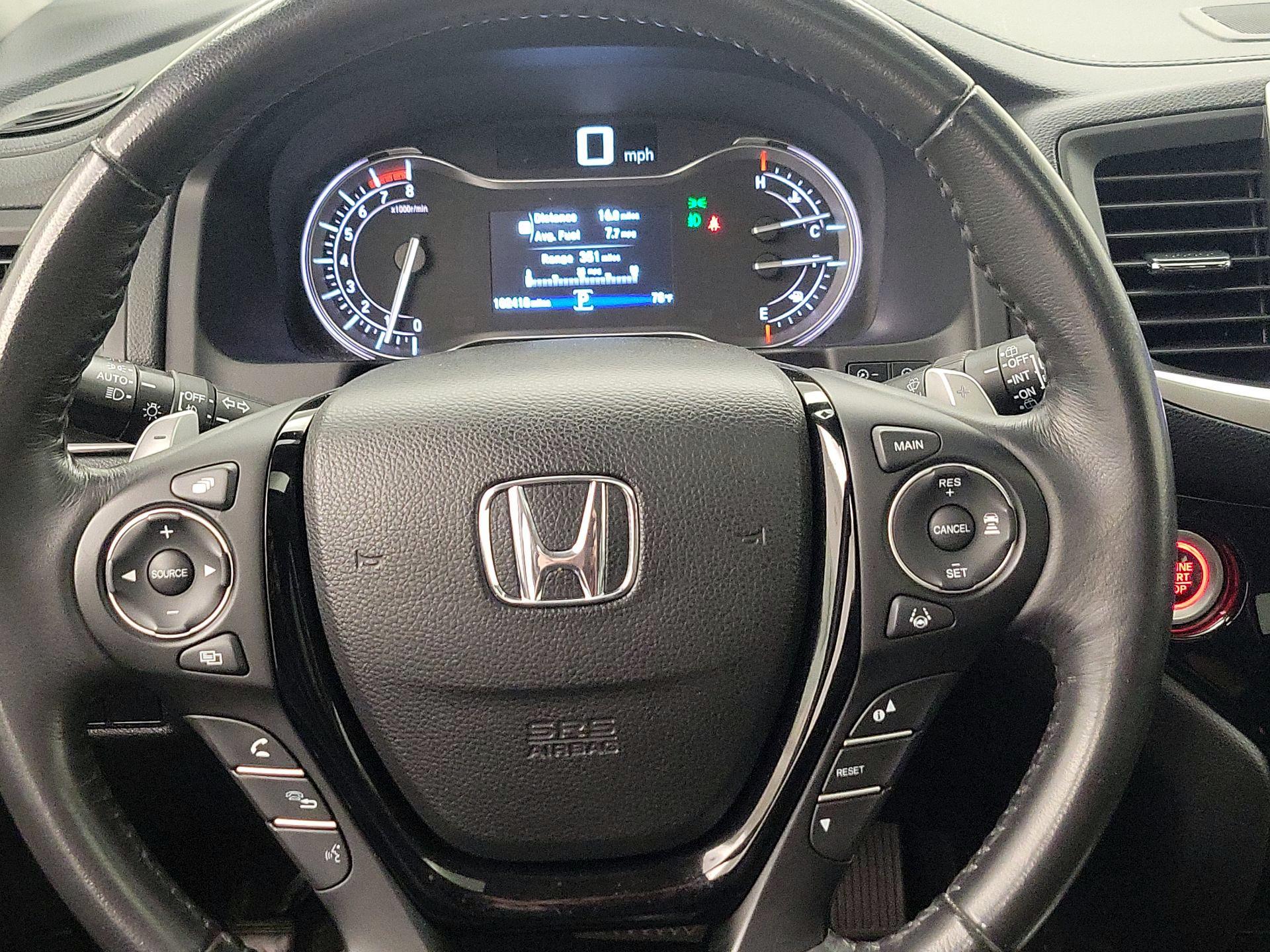 Thumbnail: 2017 Honda Pilot - 10