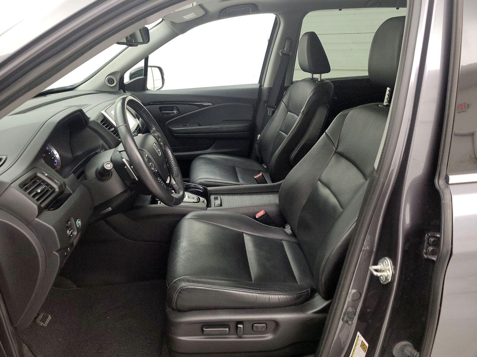 Thumbnail: 2017 Honda Pilot - 11