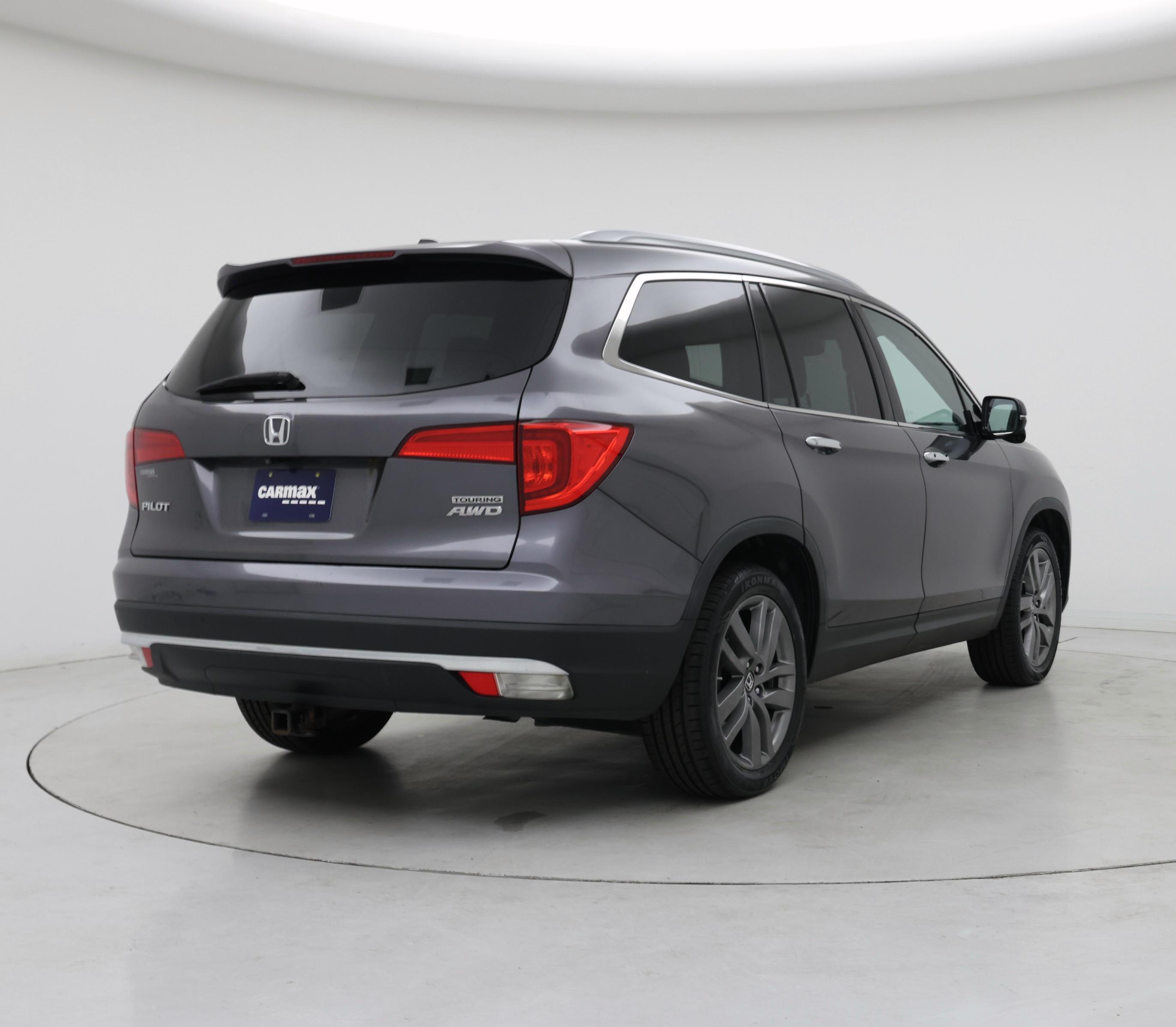 Thumbnail: 2017 Honda Pilot - 8