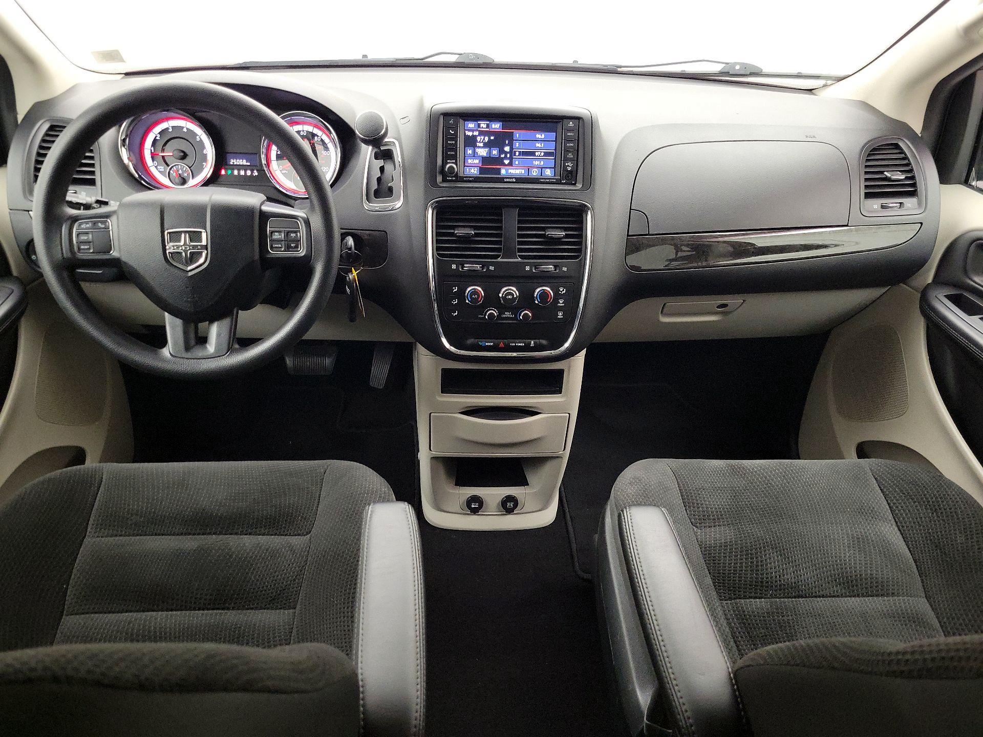 Thumbnail: 2019 Dodge Grand Caravan - 9
