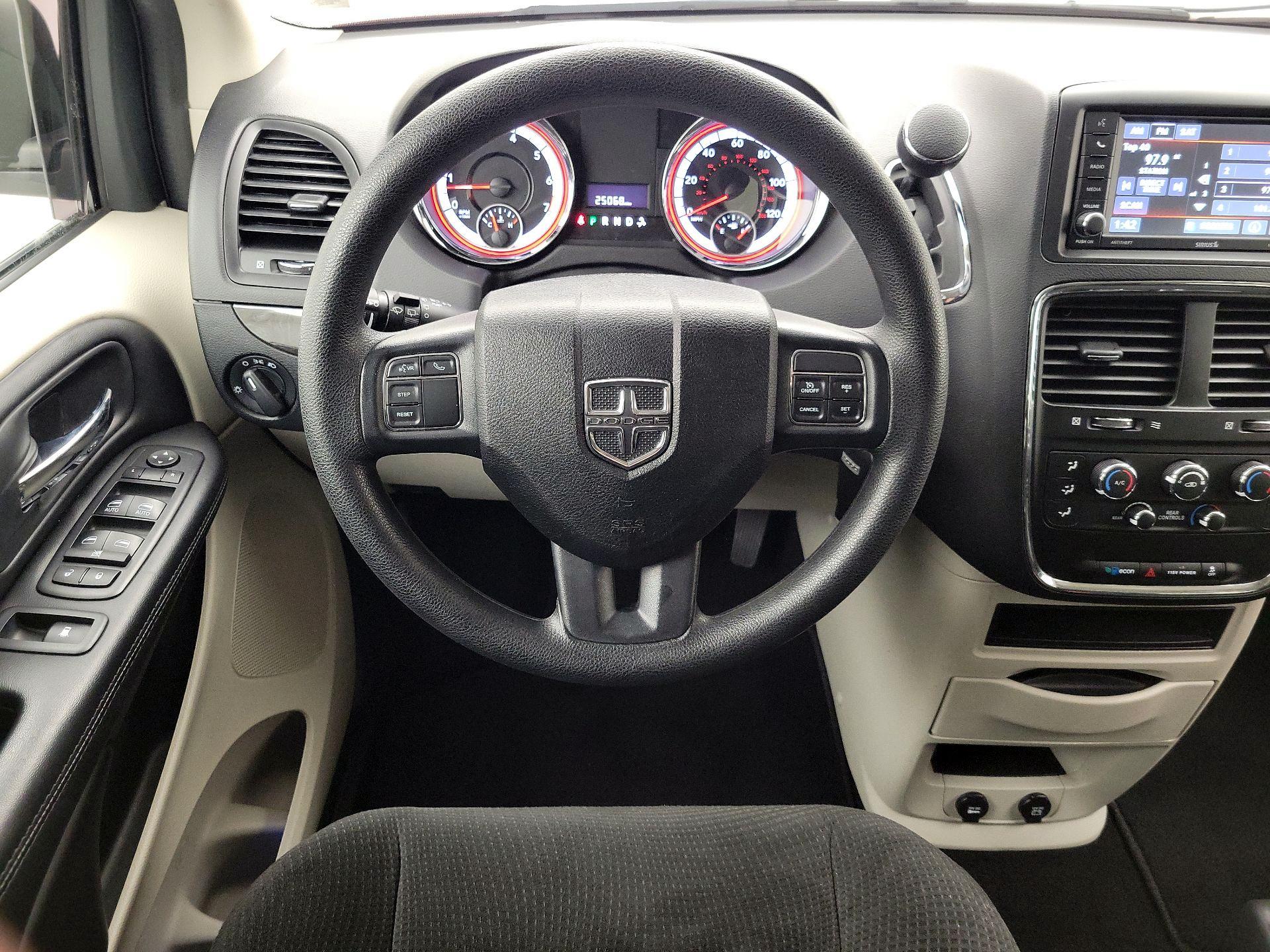 Thumbnail: 2019 Dodge Grand Caravan - 10