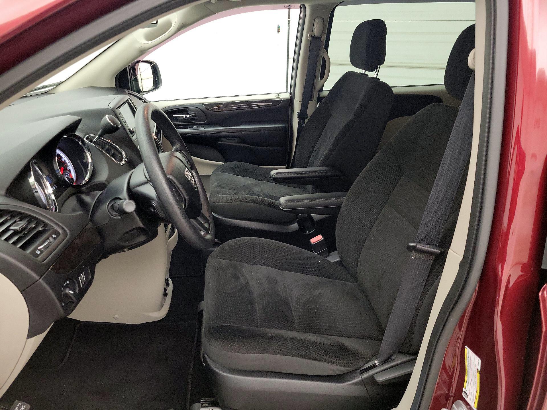 Thumbnail: 2019 Dodge Grand Caravan - 11
