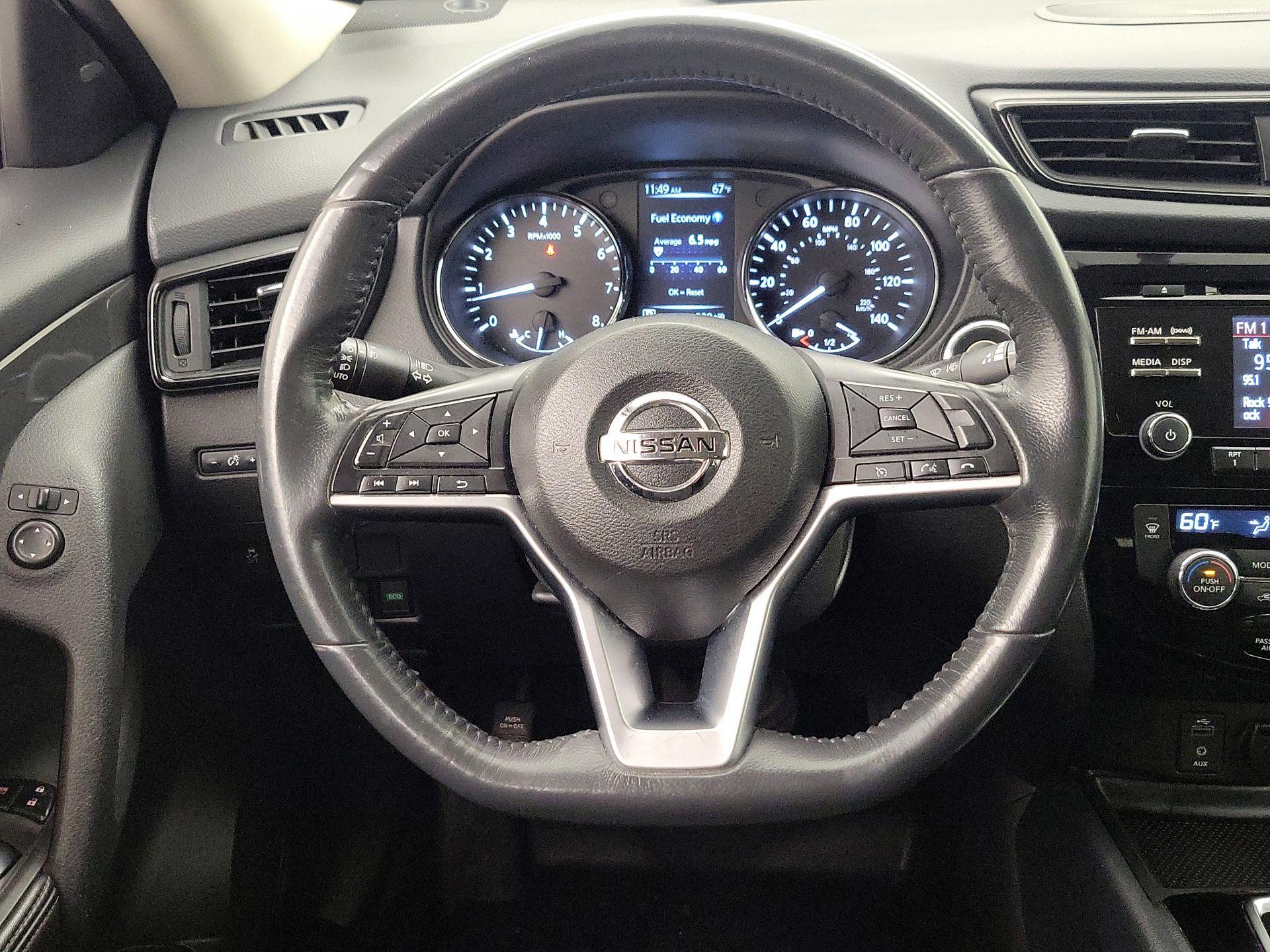 Thumbnail: 2017 Nissan Rogue - 10