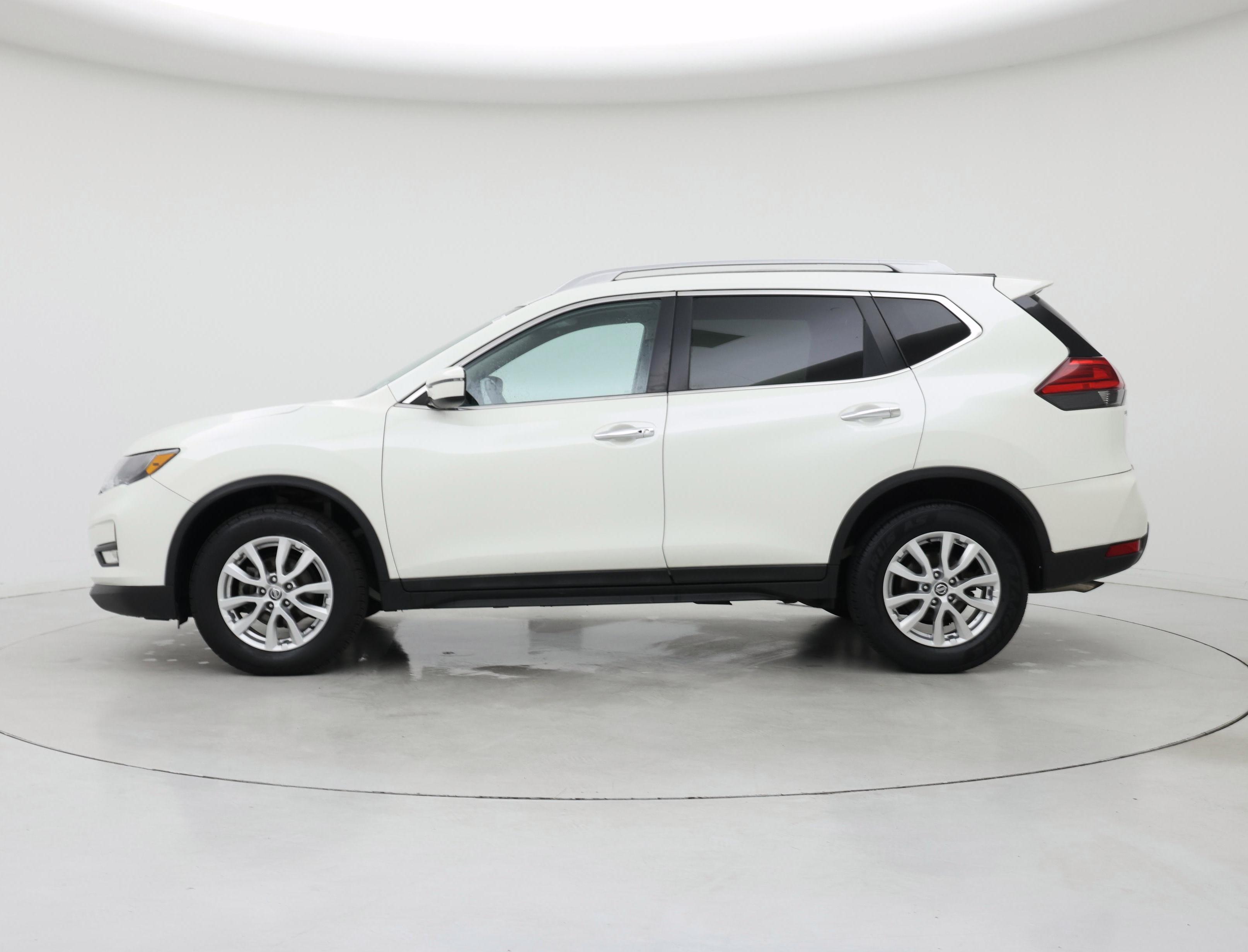 Thumbnail: 2017 Nissan Rogue - 3