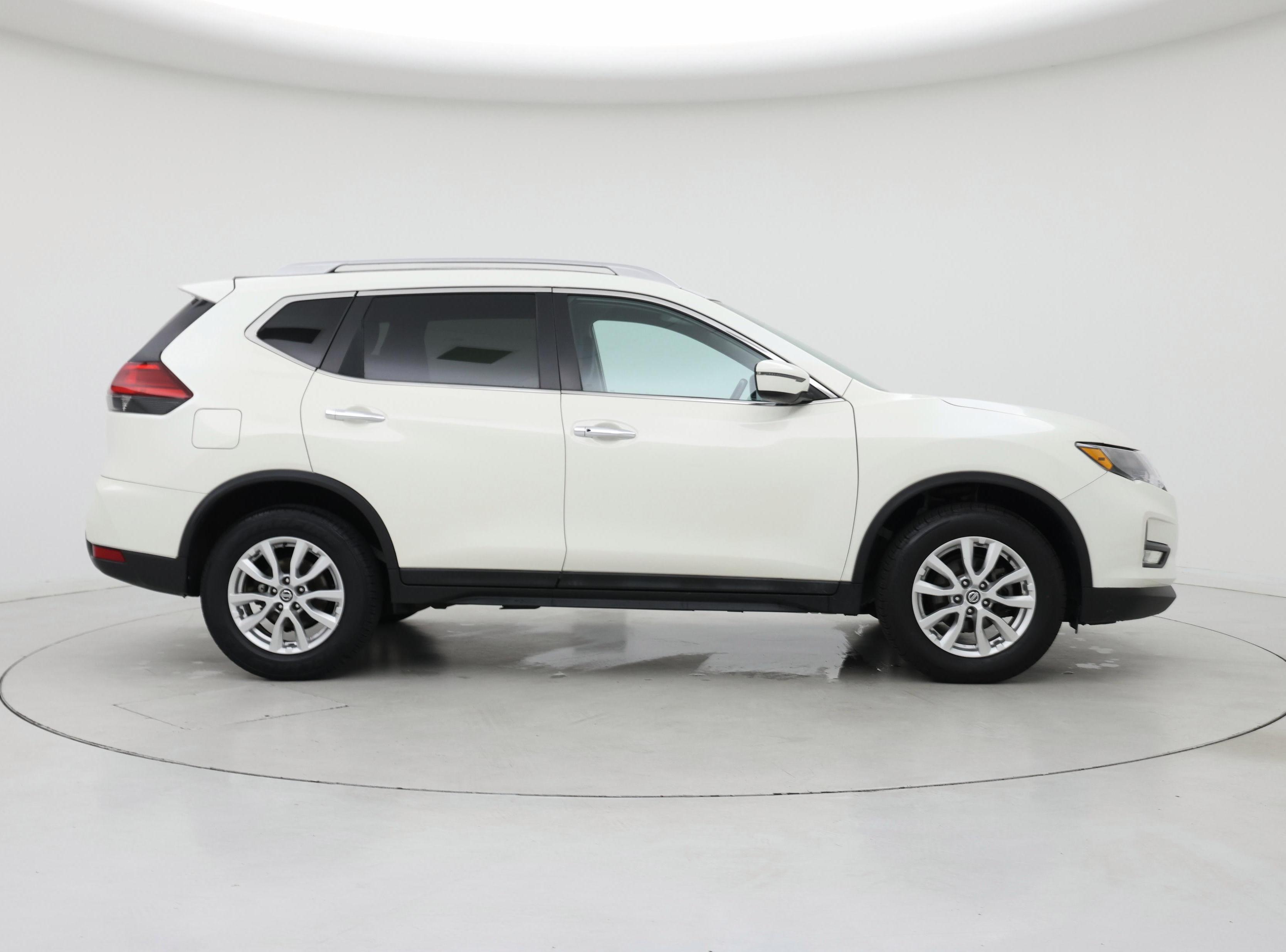 Thumbnail: 2017 Nissan Rogue - 7