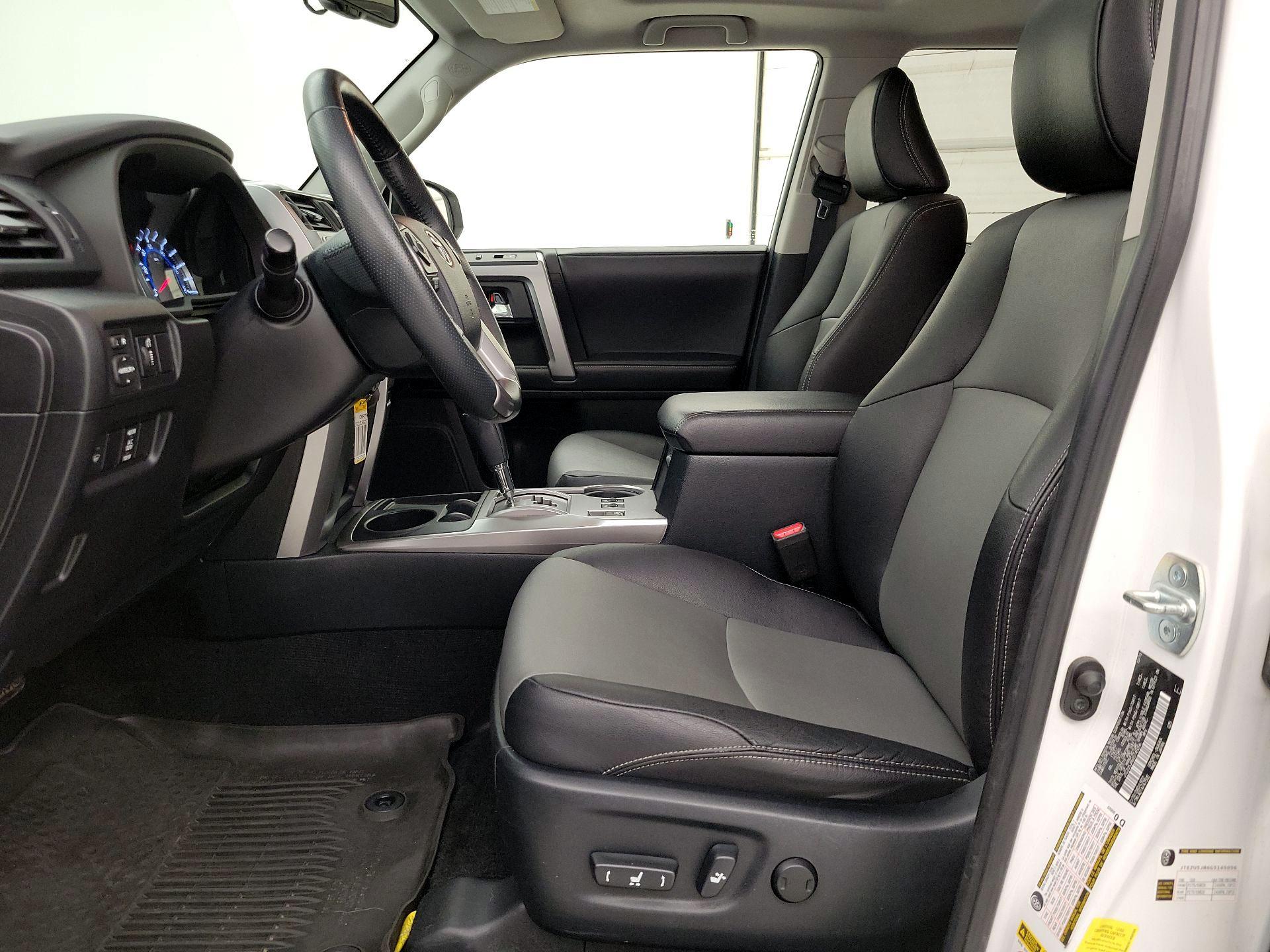 Thumbnail: 2016 Toyota 4Runner - 11