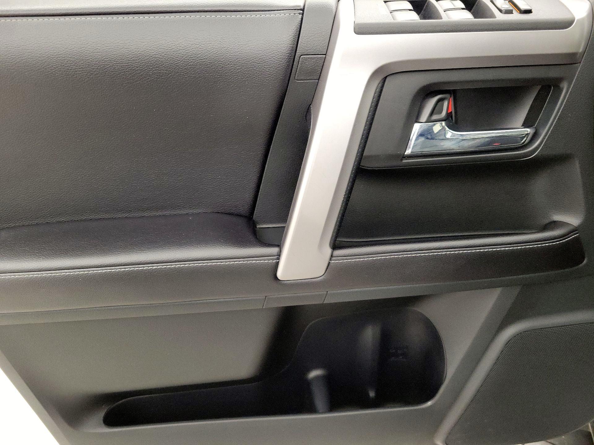 Thumbnail: 2016 Toyota 4Runner - 12