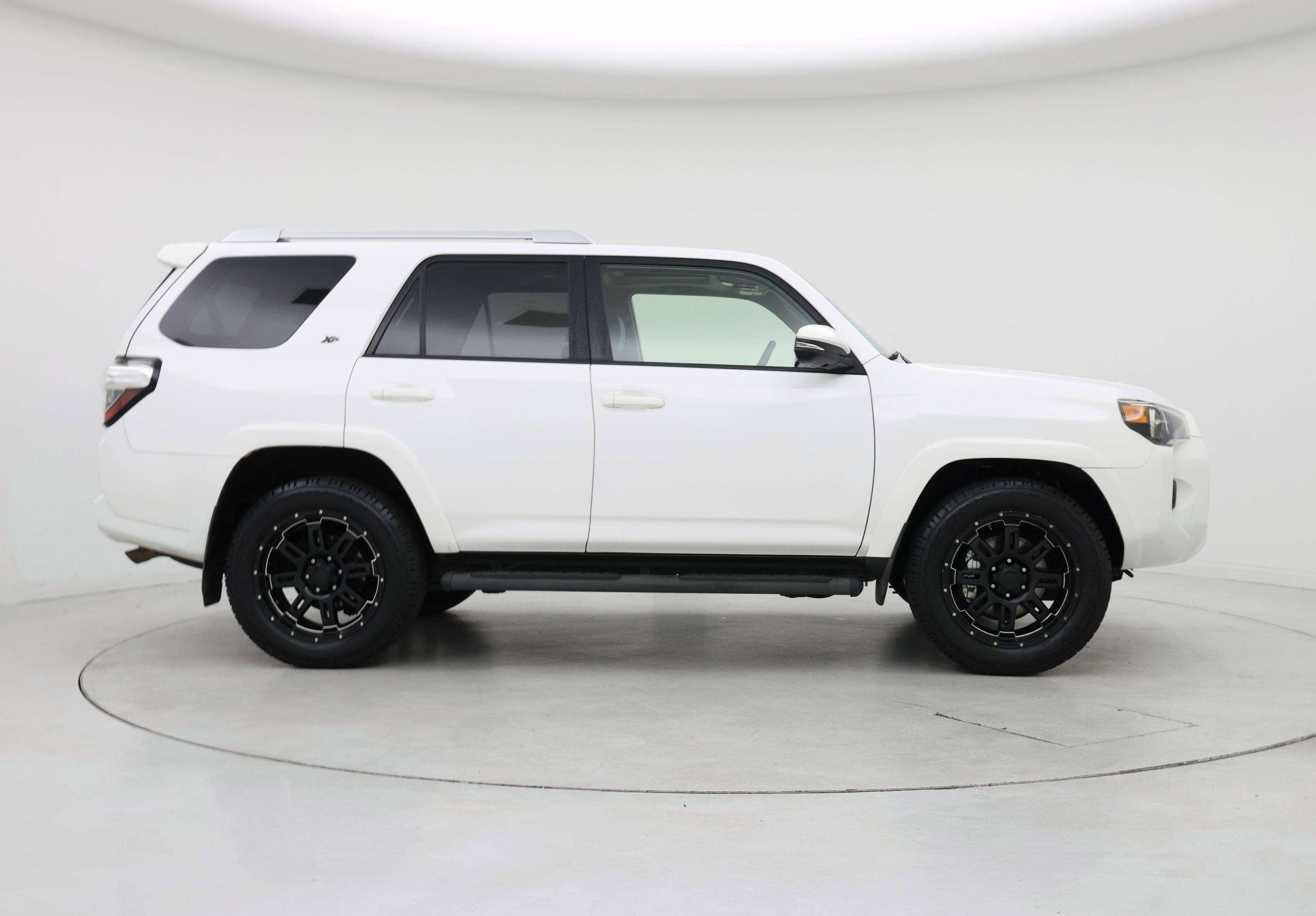 Thumbnail: 2016 Toyota 4Runner - 7