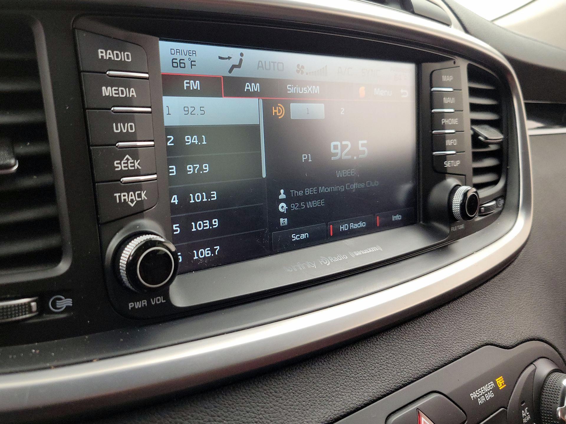 Thumbnail: 2017 Kia Sorento - 16