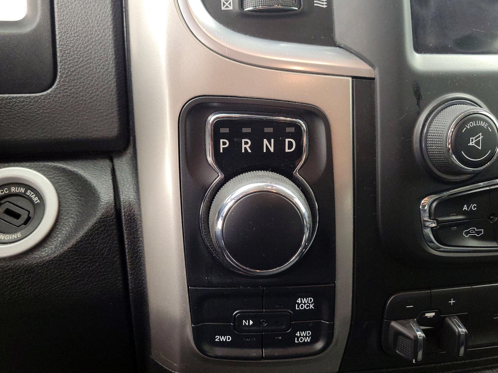 Thumbnail: 2019 RAM 1500 Classic - 17