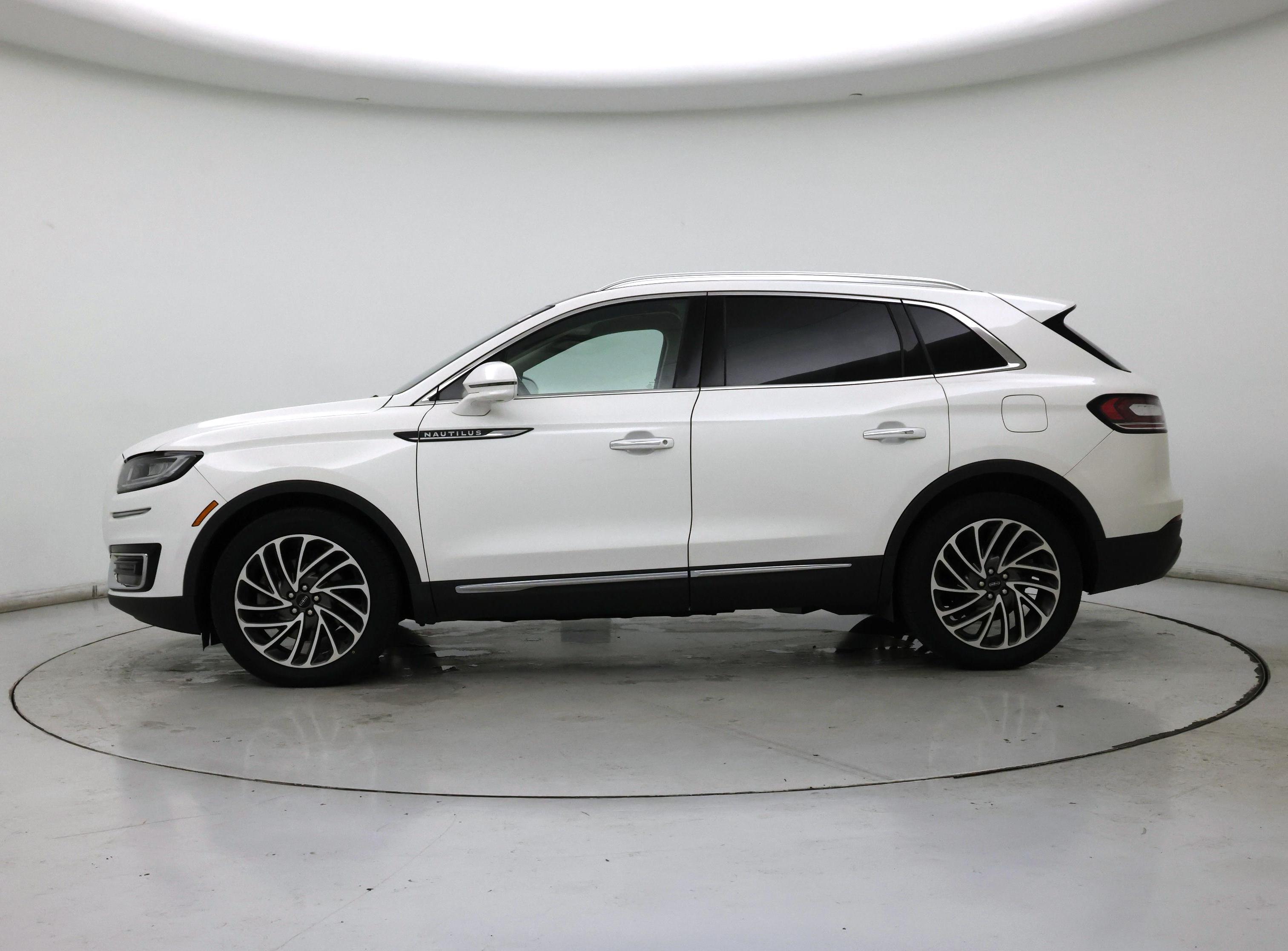 Thumbnail: 2020 Lincoln Nautilus - 3