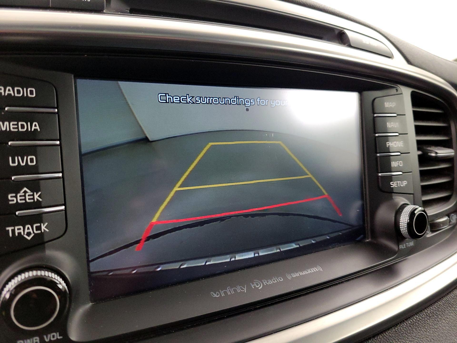Thumbnail: 2016 Kia Sorento - 15