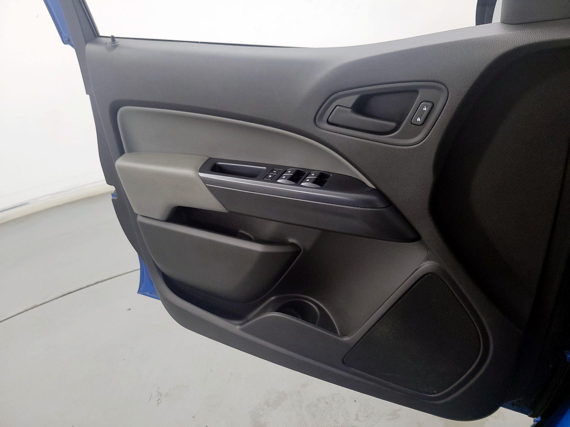 Thumbnail: 2021 Chevrolet Colorado - 12
