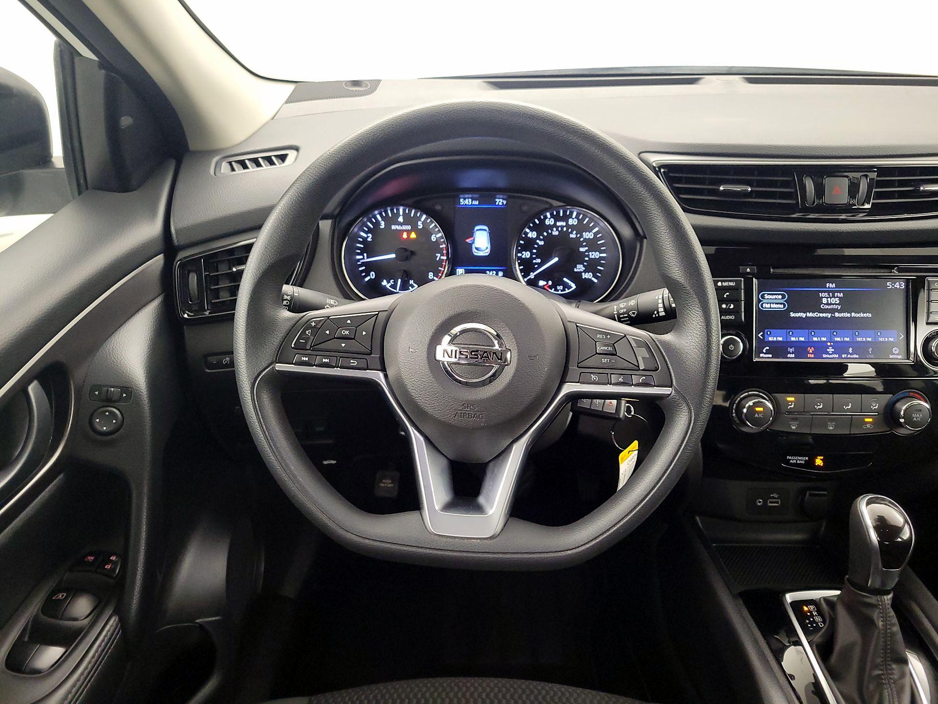 Thumbnail: 2022 Nissan Rogue Sport - 10