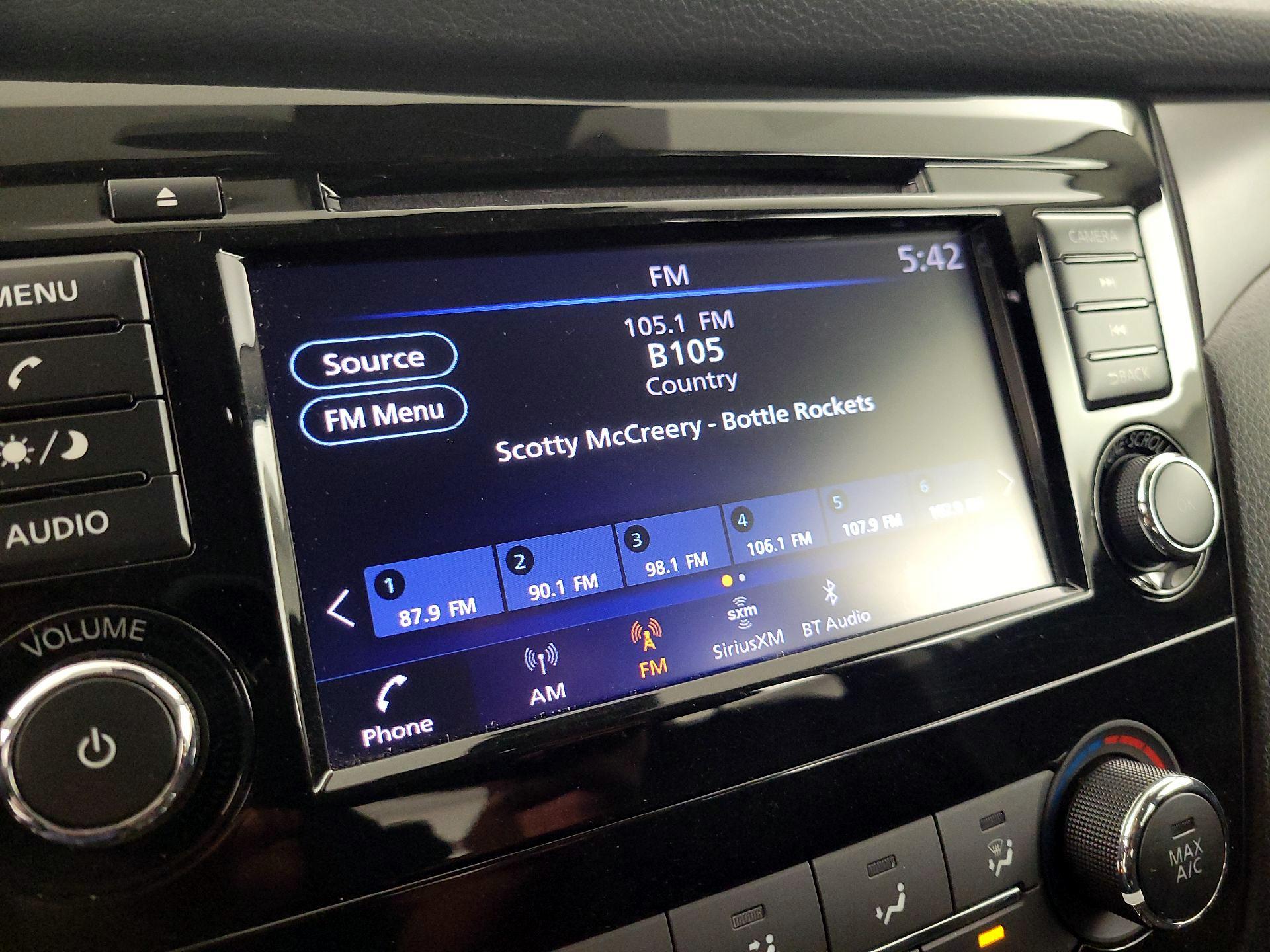 Thumbnail: 2022 Nissan Rogue Sport - 15