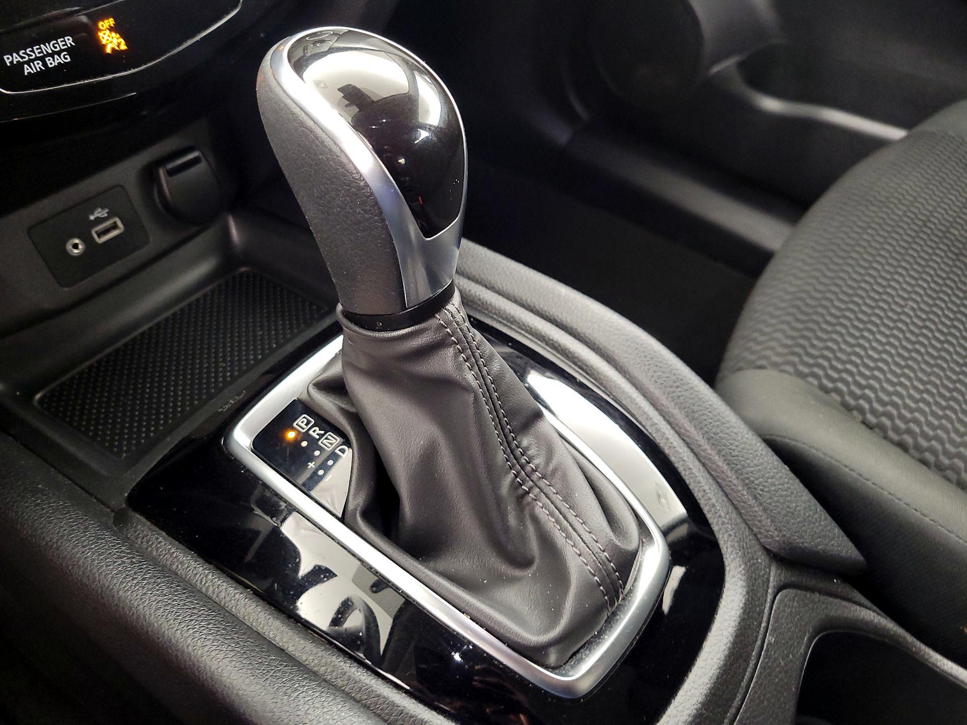 Thumbnail: 2022 Nissan Rogue Sport - 17