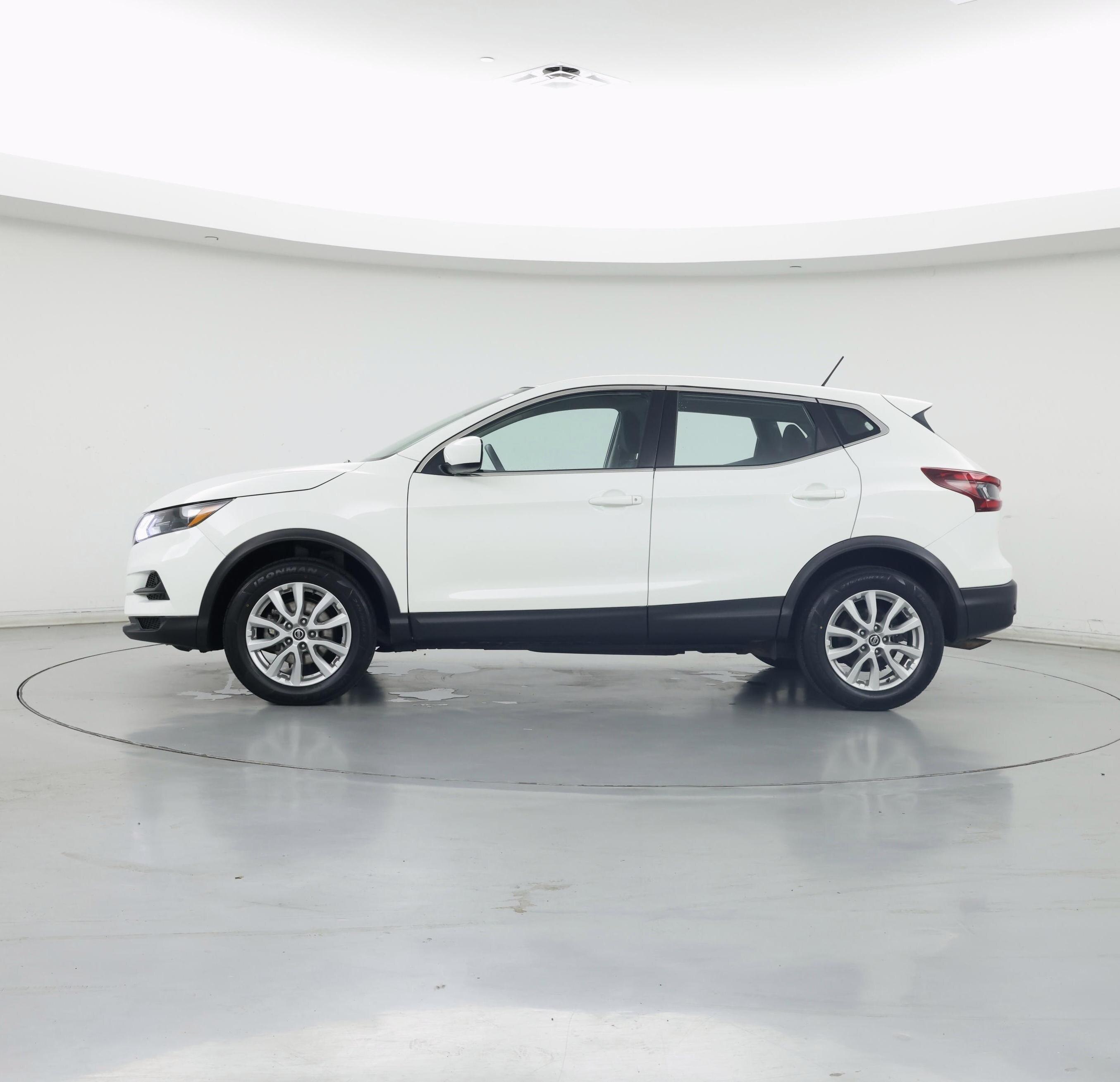 Thumbnail: 2022 Nissan Rogue Sport - 3