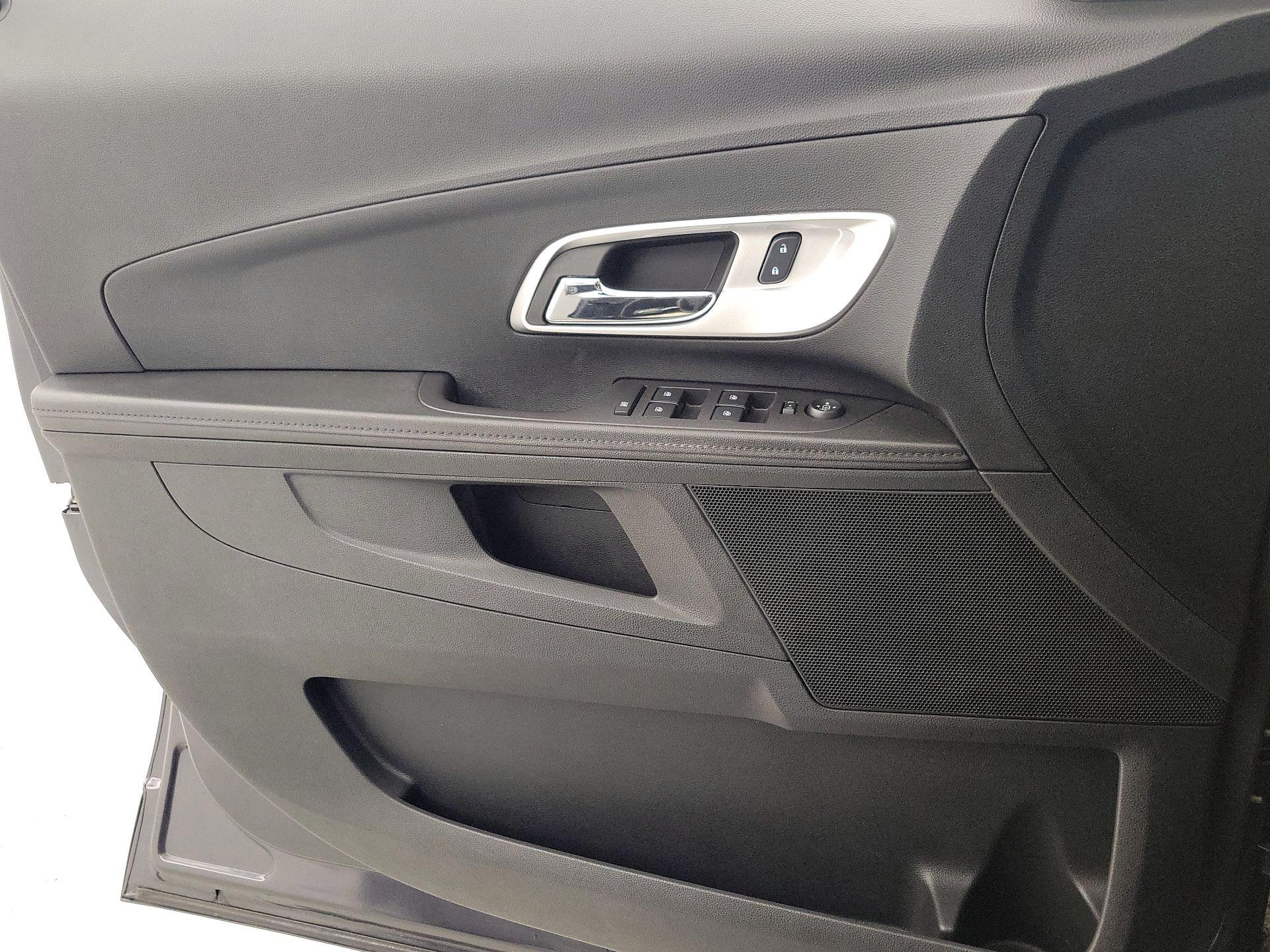 Thumbnail: 2016 Chevrolet Equinox - 12