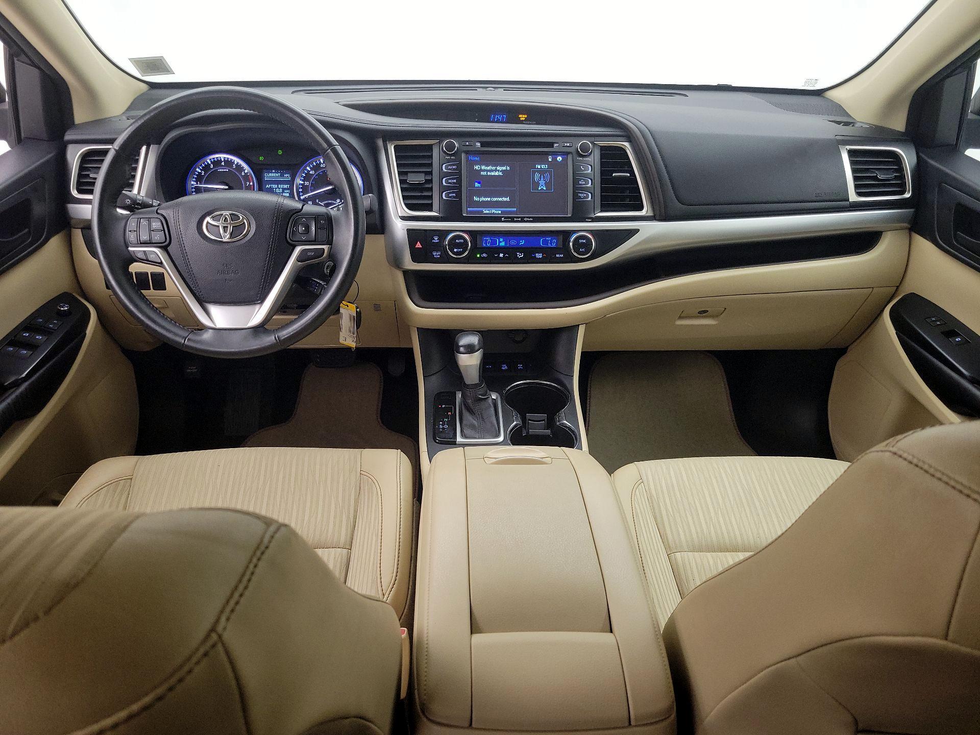Thumbnail: 2016 Toyota Highlander - 9