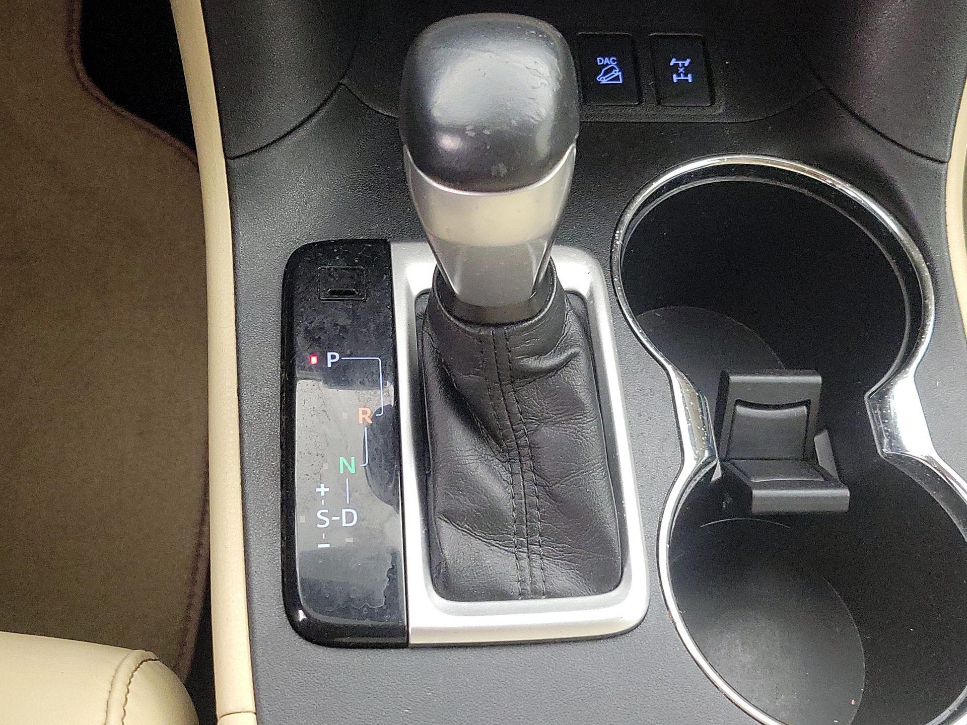 Thumbnail: 2016 Toyota Highlander - 17