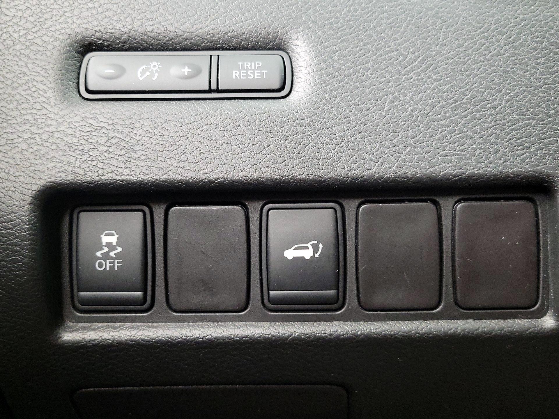 Thumbnail: 2015 Nissan Murano - 13