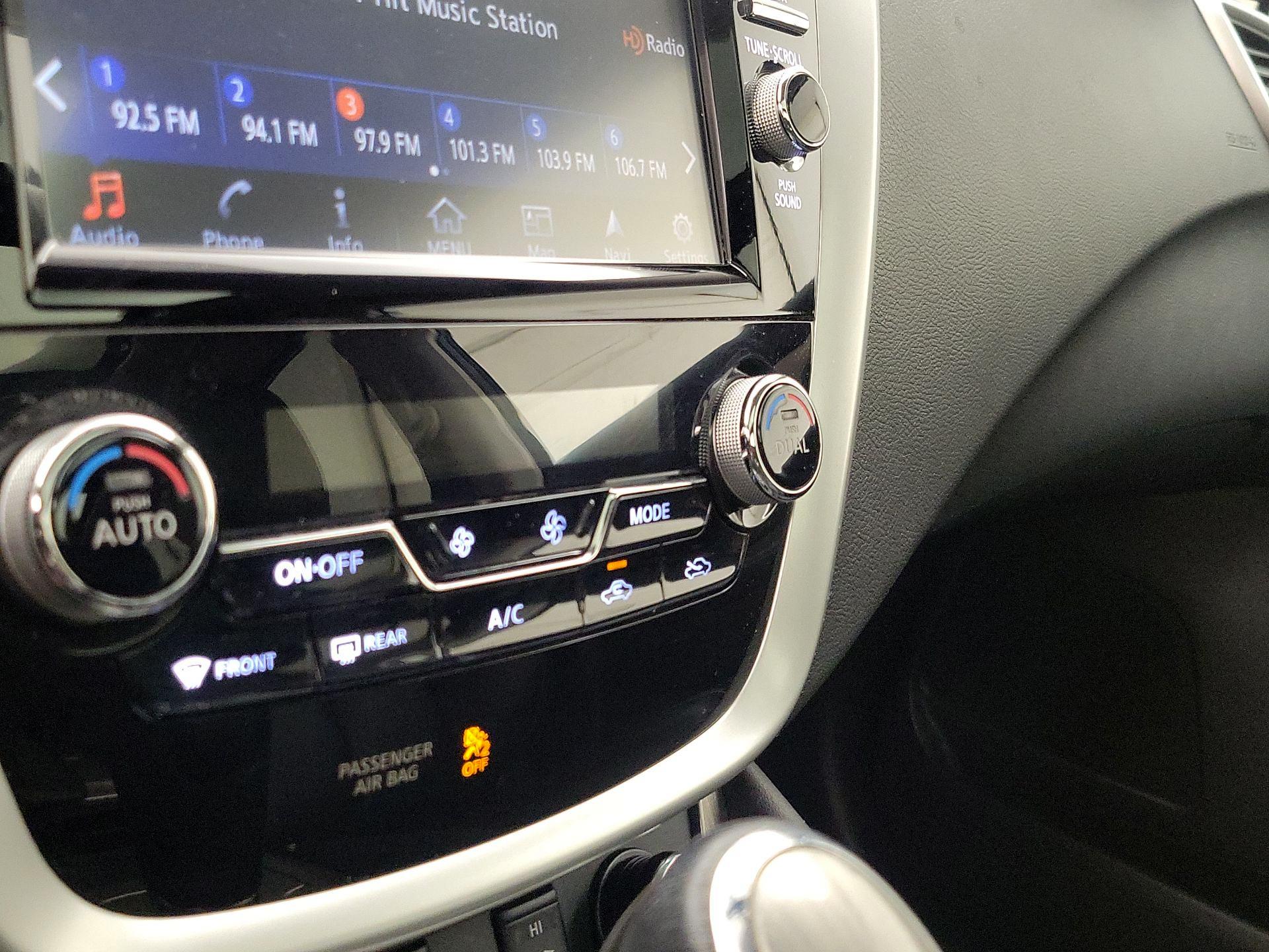 Thumbnail: 2015 Nissan Murano - 17