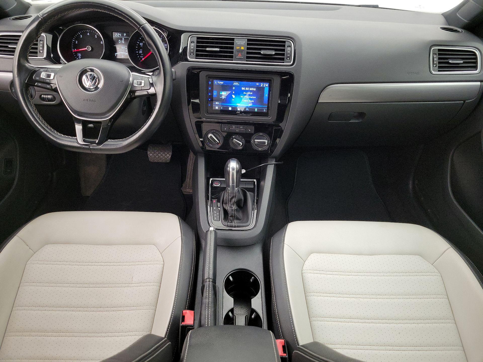 Thumbnail: 2017 Volkswagen Jetta - 9