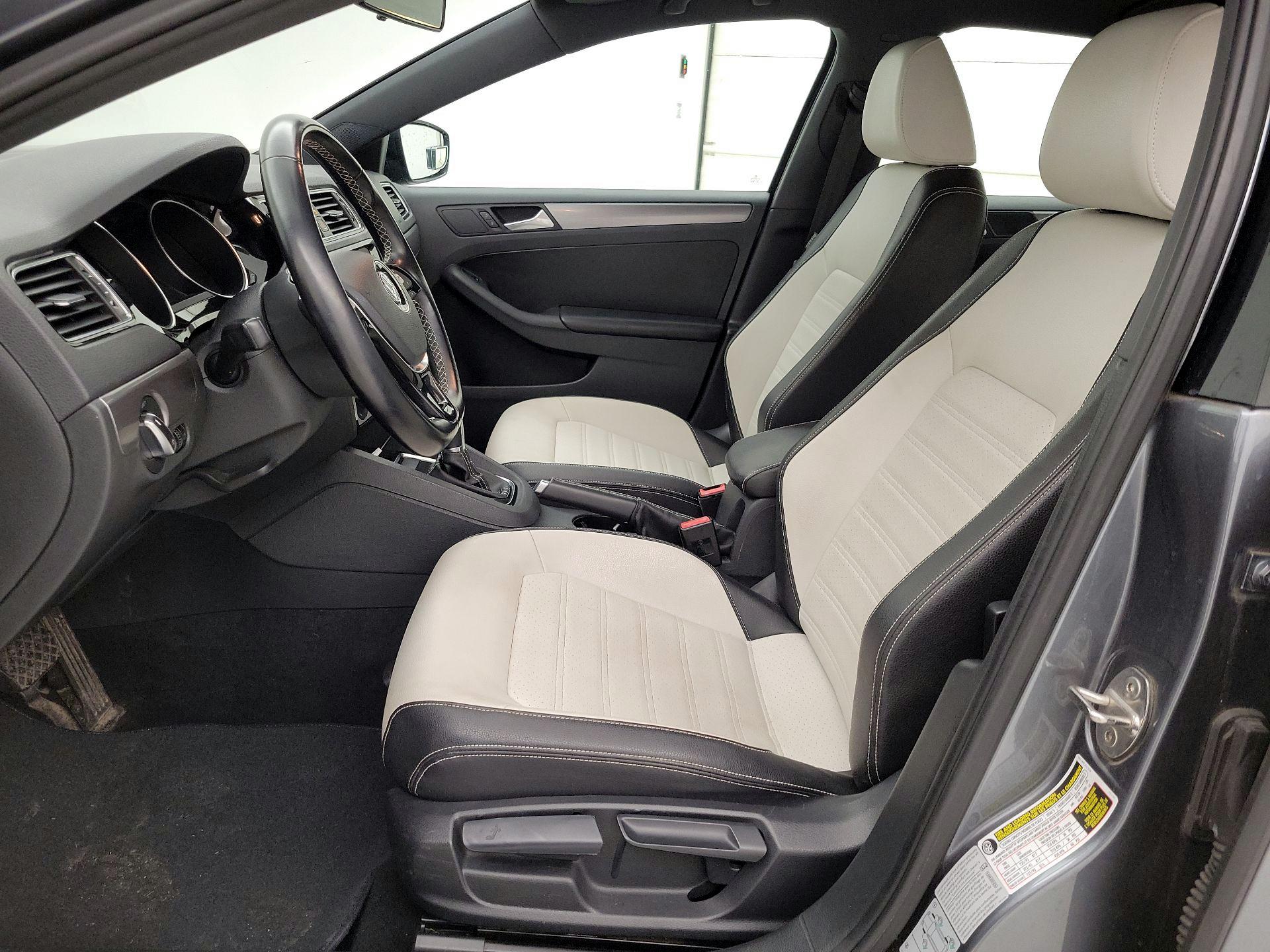 Thumbnail: 2017 Volkswagen Jetta - 11