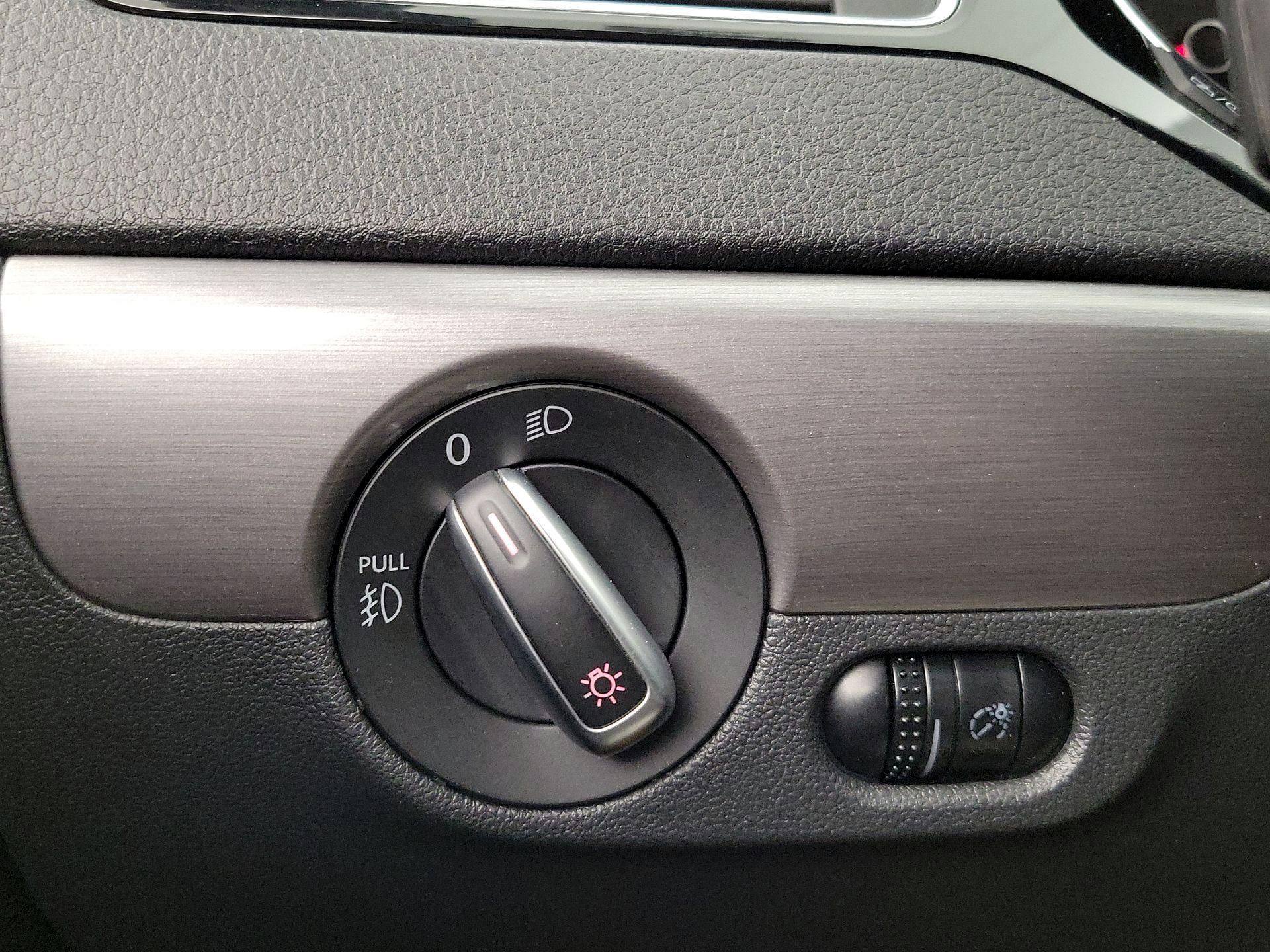 Thumbnail: 2017 Volkswagen Jetta - 13