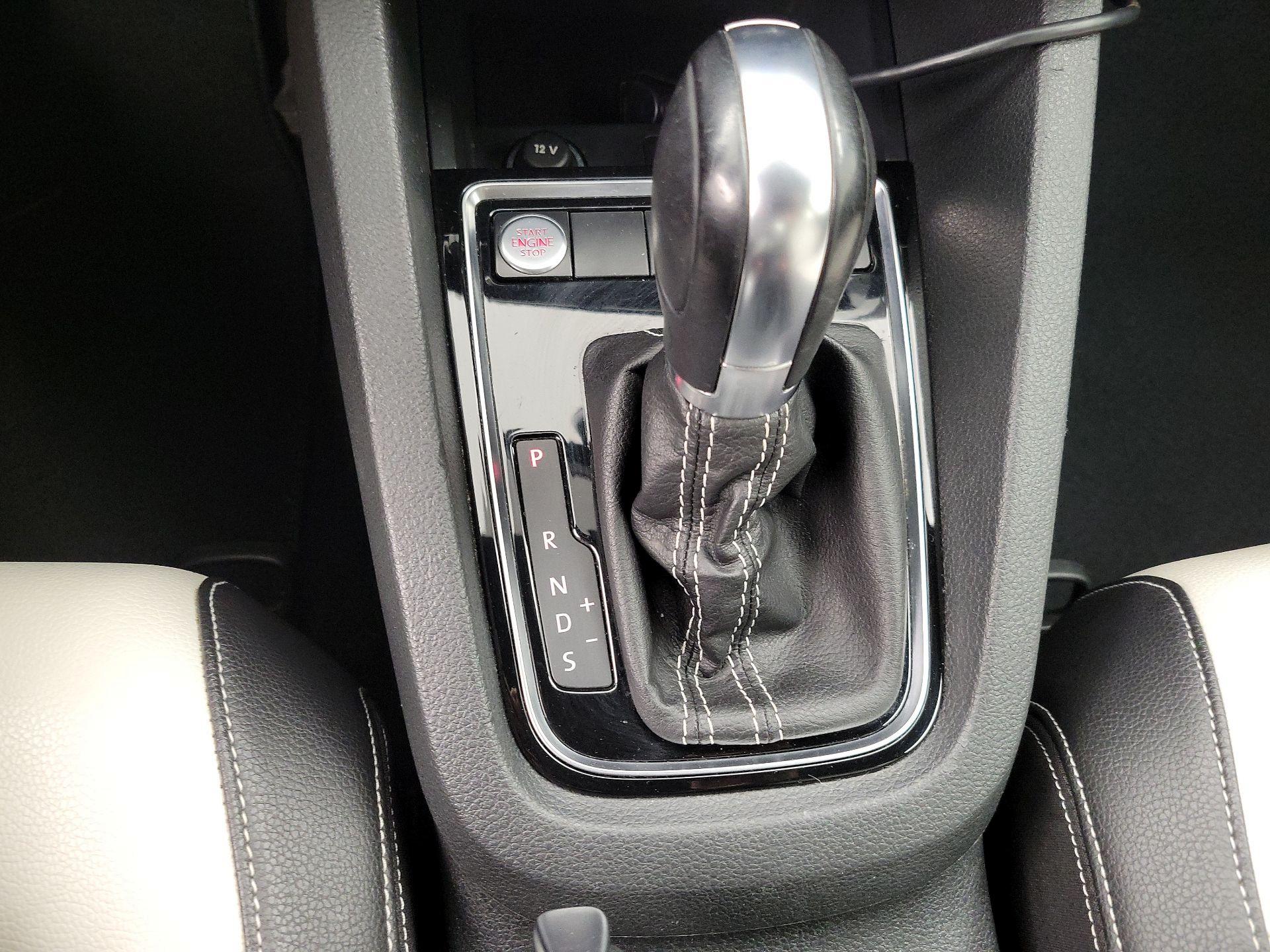 Thumbnail: 2017 Volkswagen Jetta - 17