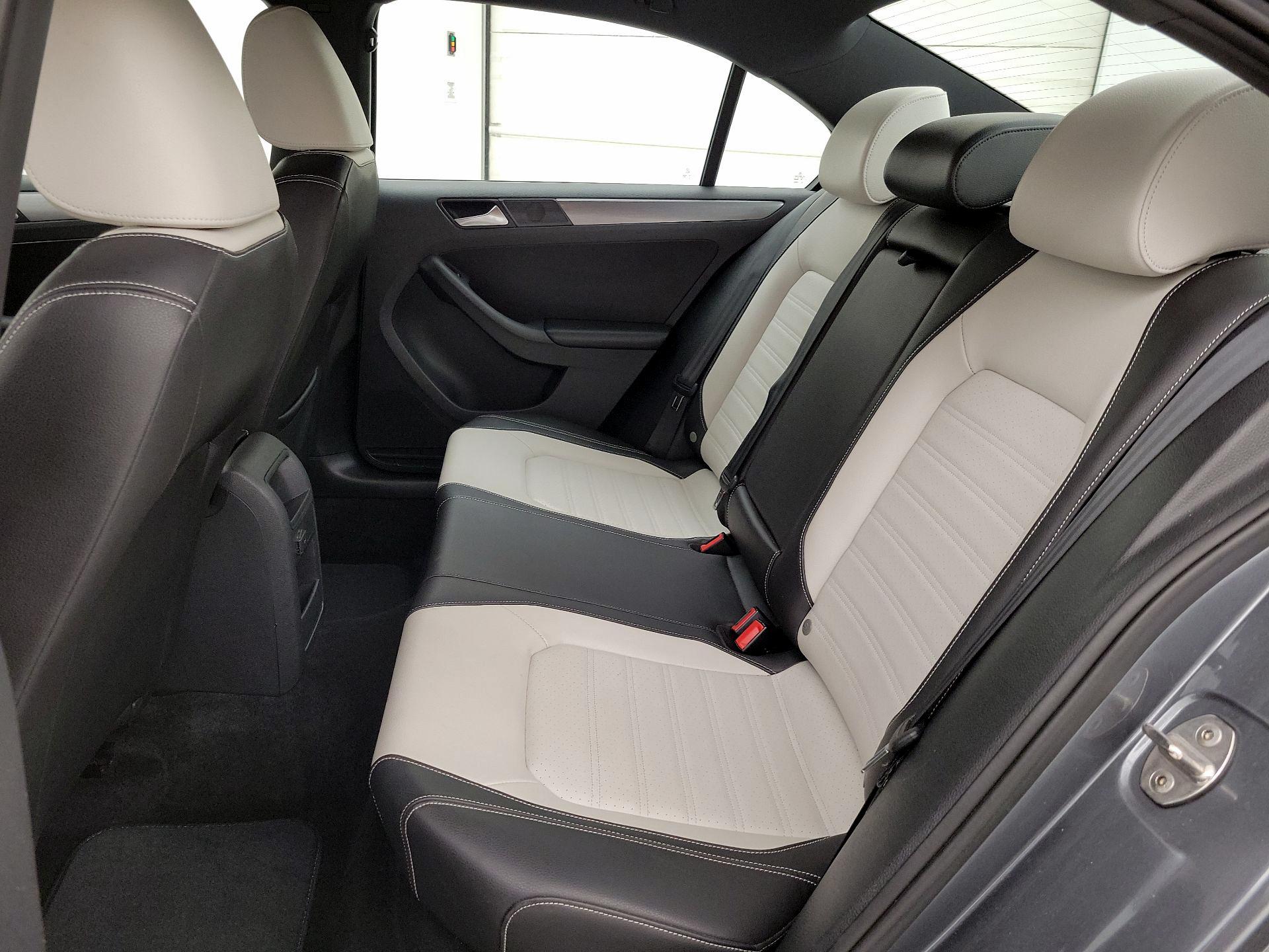 Thumbnail: 2017 Volkswagen Jetta - 19