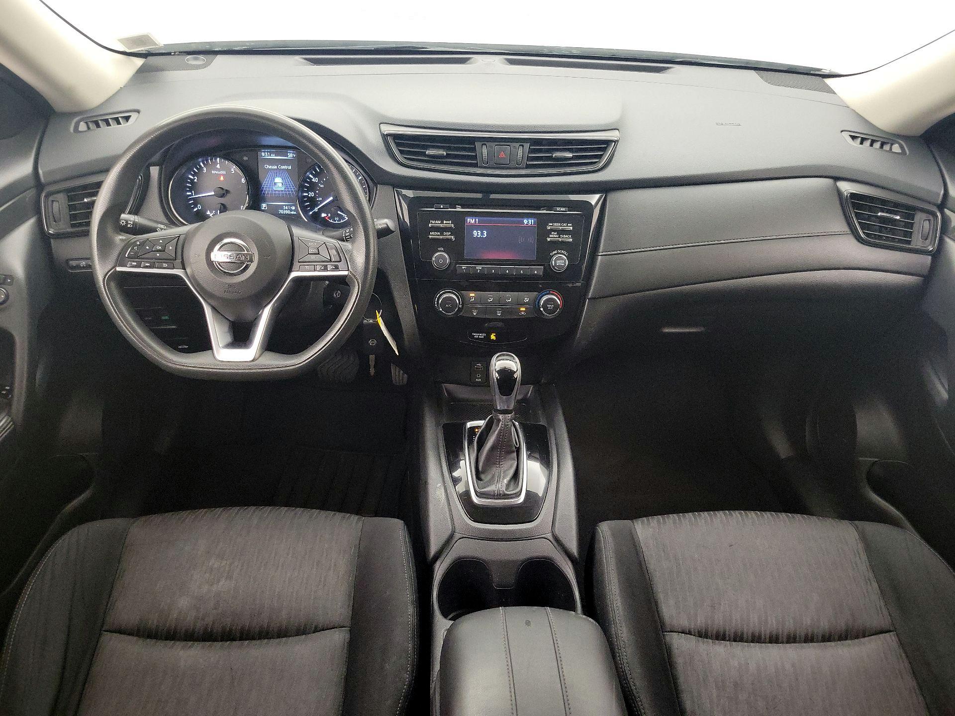 Thumbnail: 2017 Nissan Rogue - 9