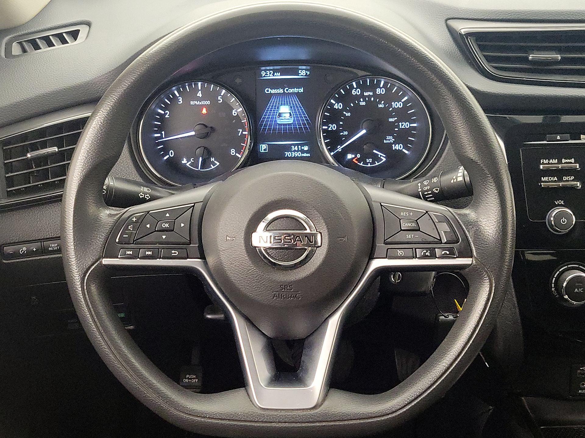 Thumbnail: 2017 Nissan Rogue - 10