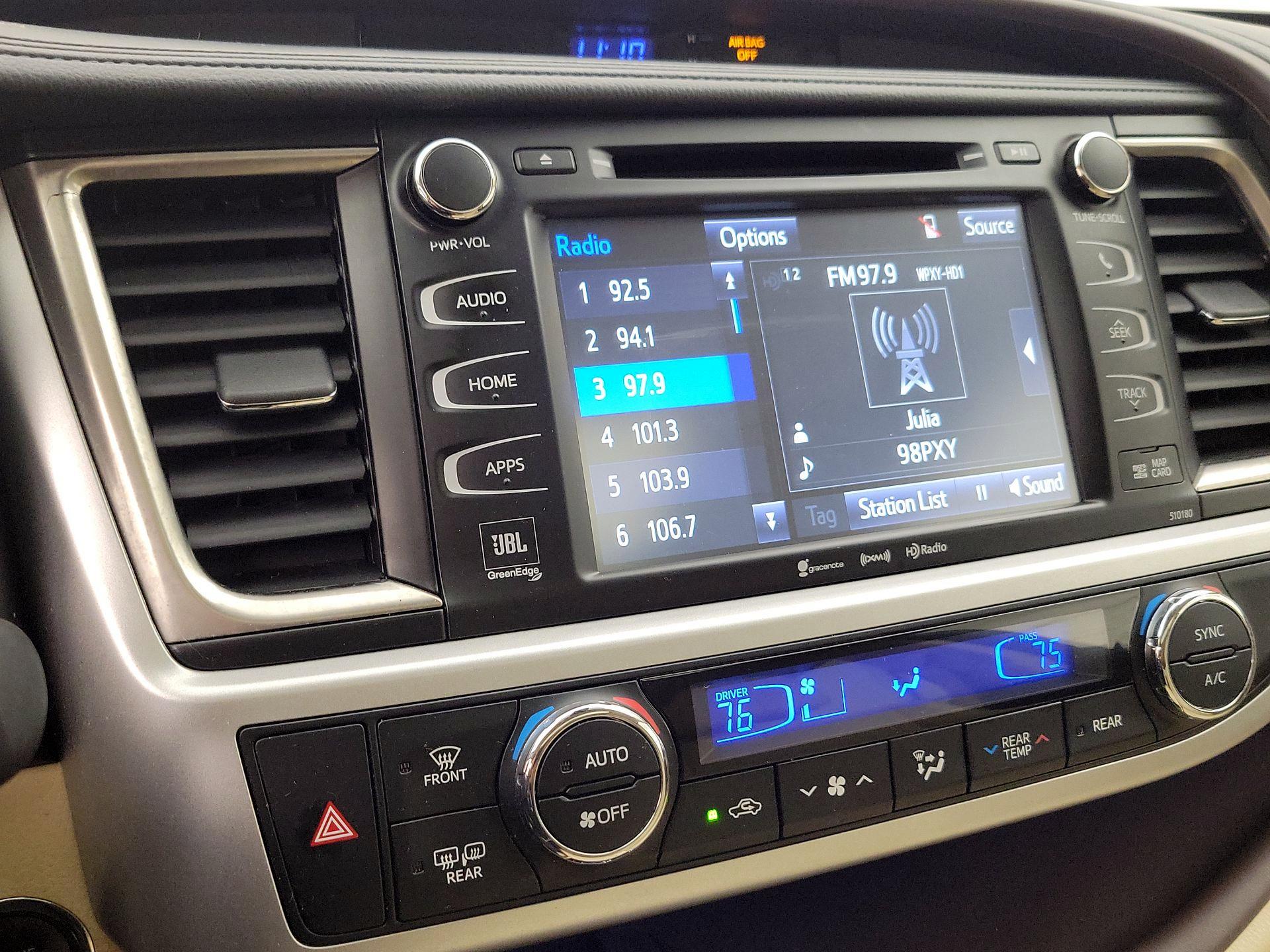 Thumbnail: 2017 Toyota Highlander - 15
