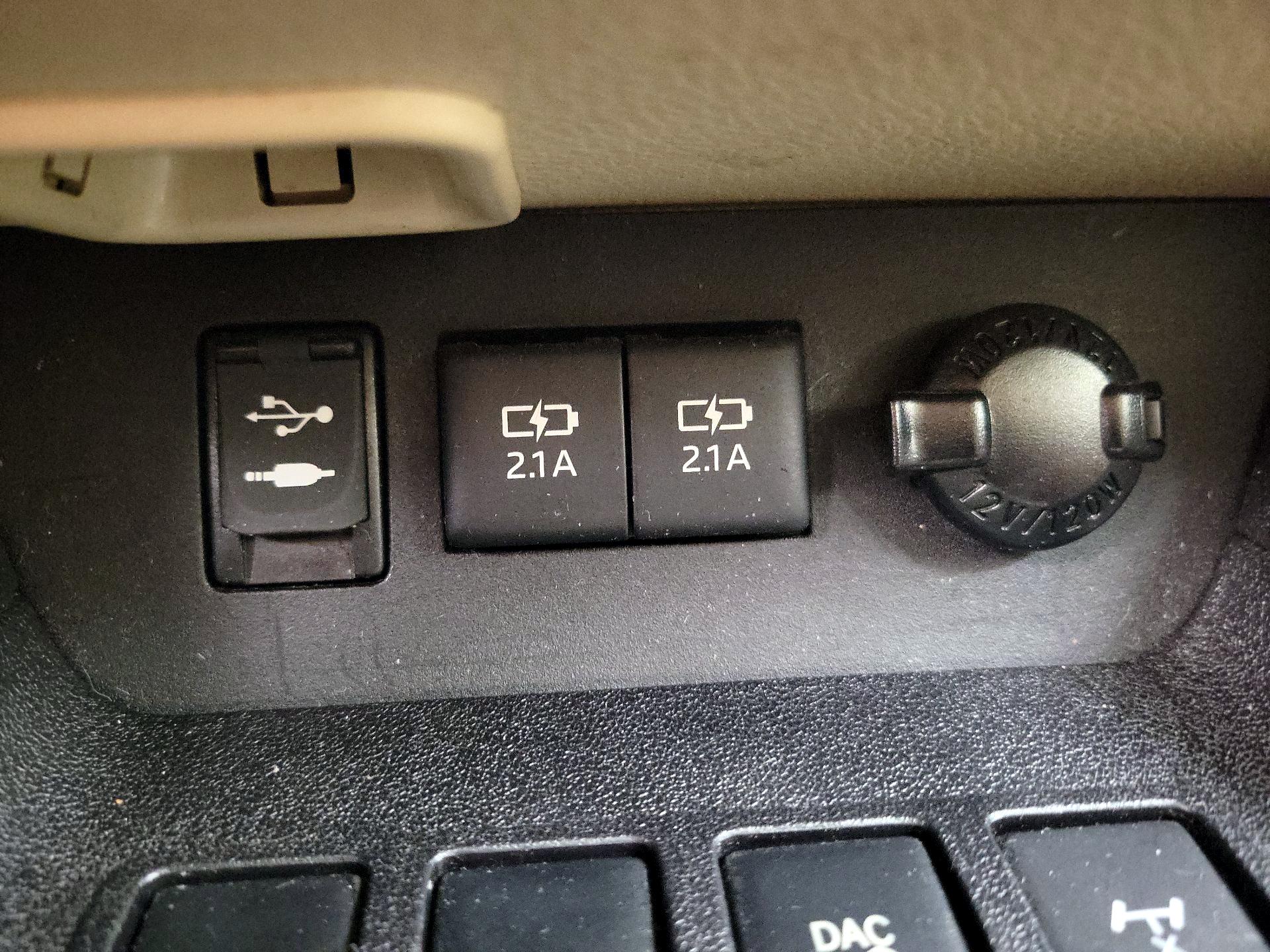Thumbnail: 2017 Toyota Highlander - 18