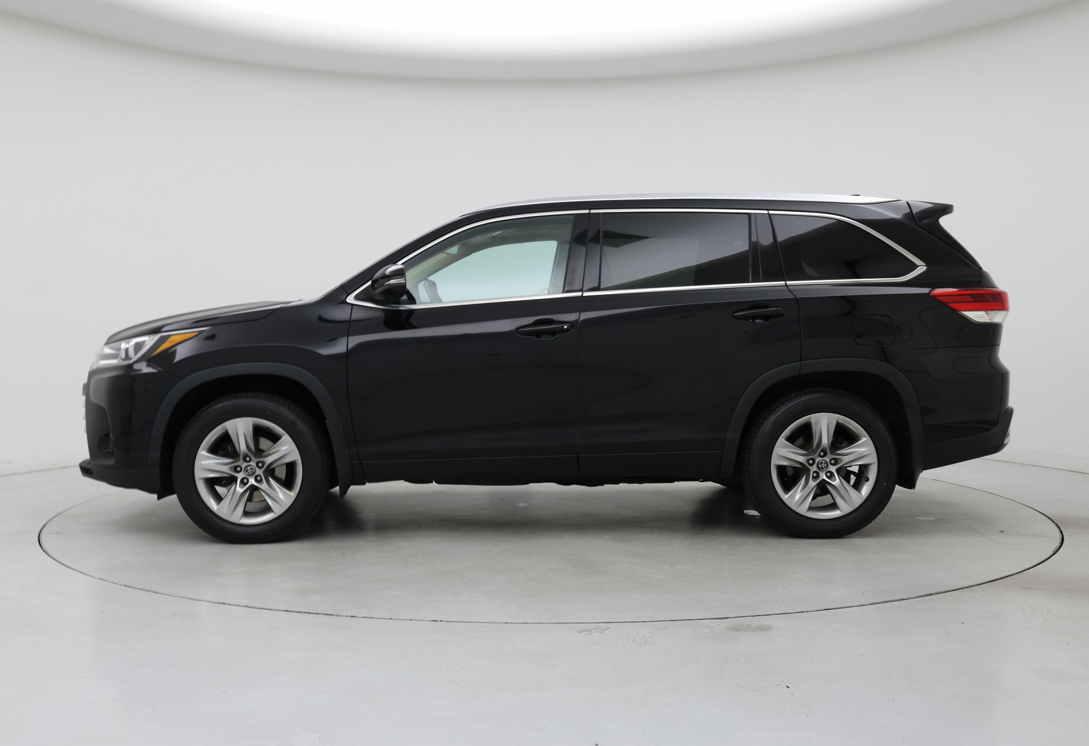 Thumbnail: 2017 Toyota Highlander - 3