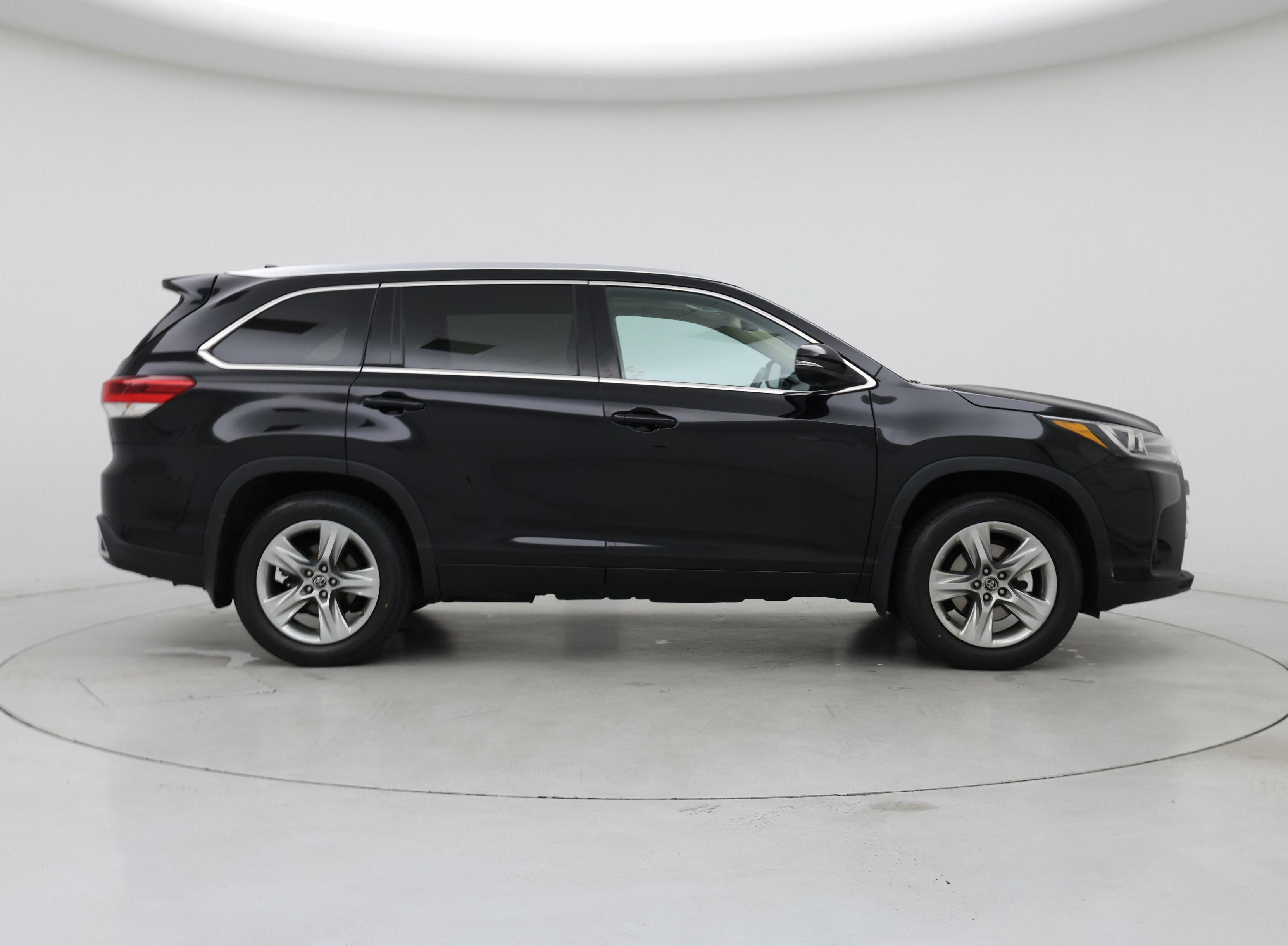 Thumbnail: 2017 Toyota Highlander - 7