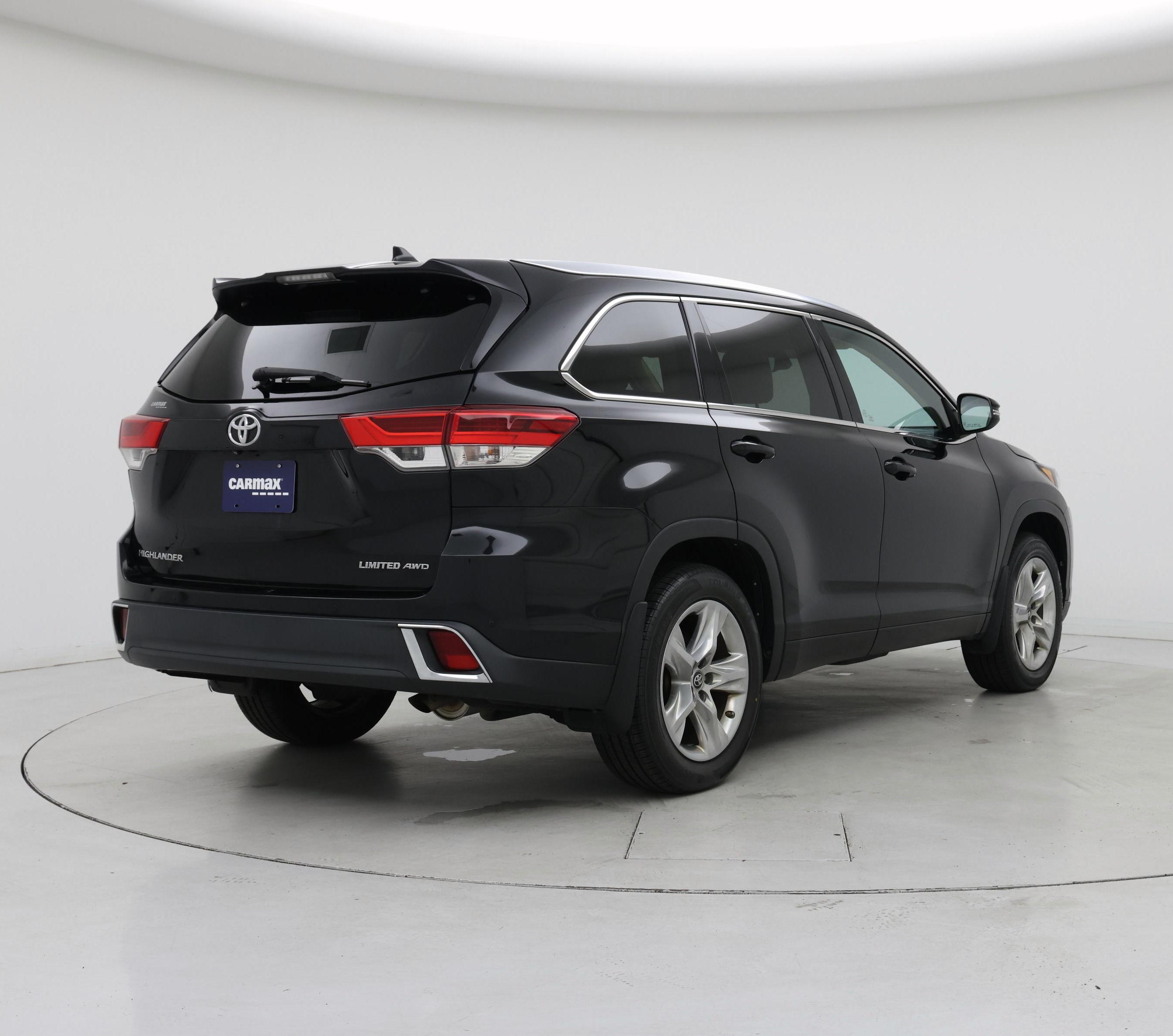 Thumbnail: 2017 Toyota Highlander - 8