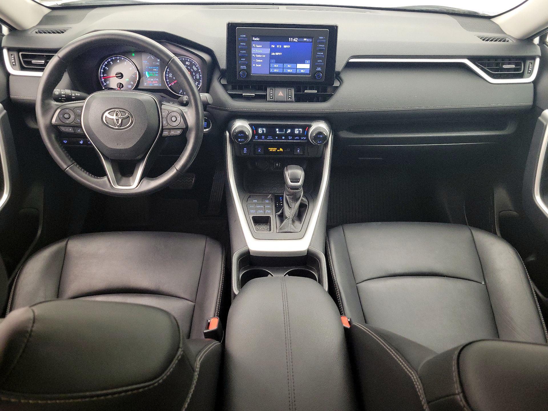 Thumbnail: 2019 Toyota RAV4 - 9