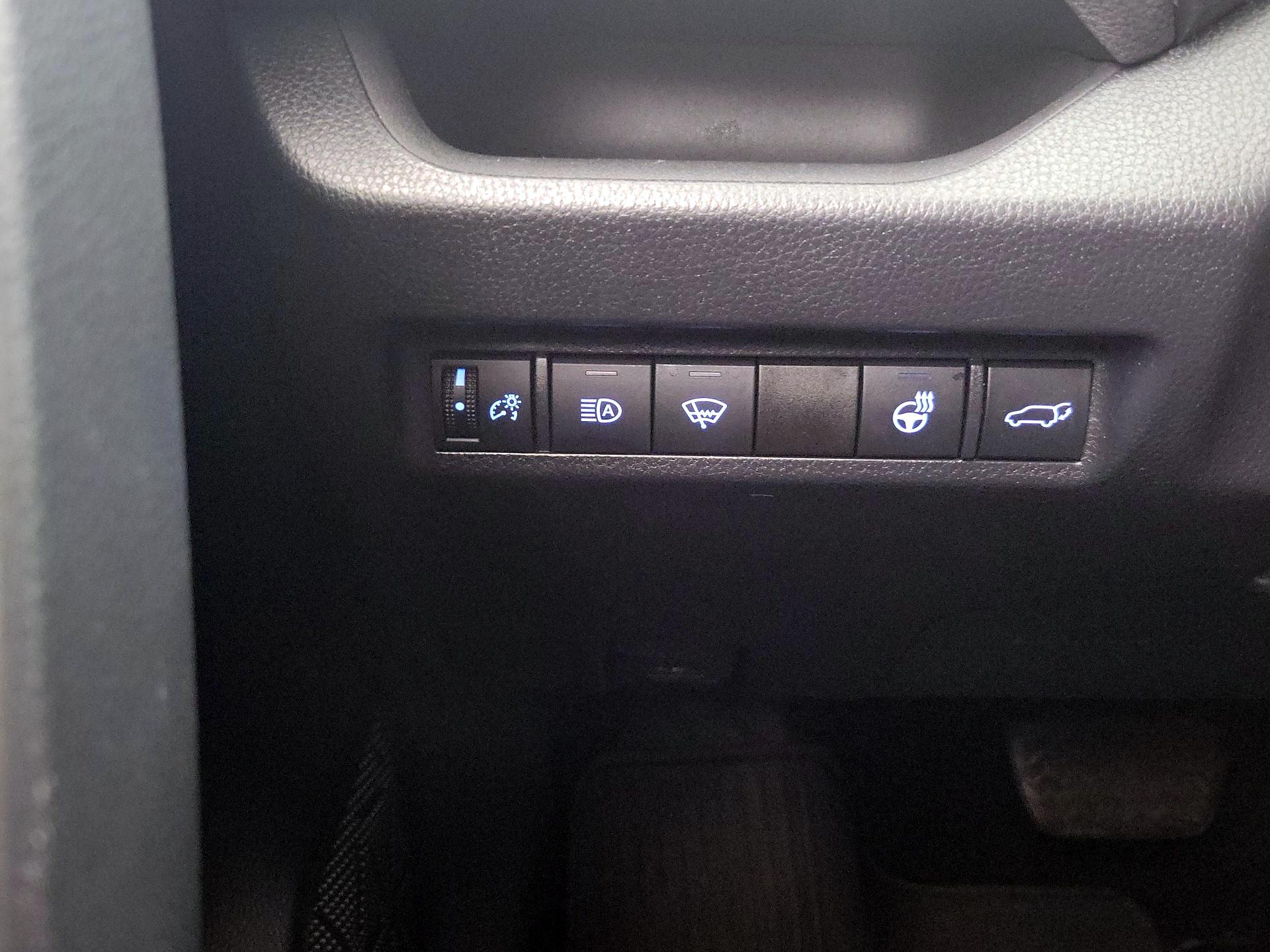 Thumbnail: 2019 Toyota RAV4 - 13