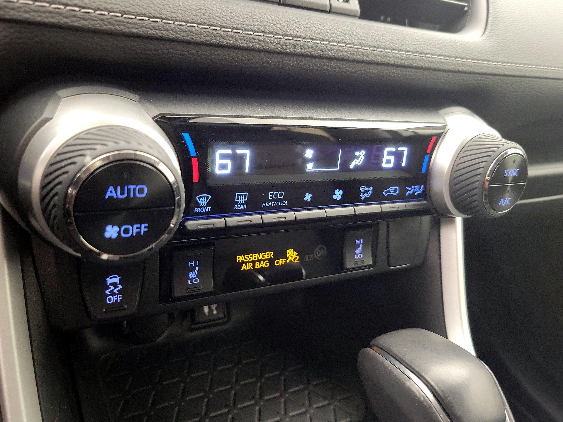 Thumbnail: 2019 Toyota RAV4 - 16
