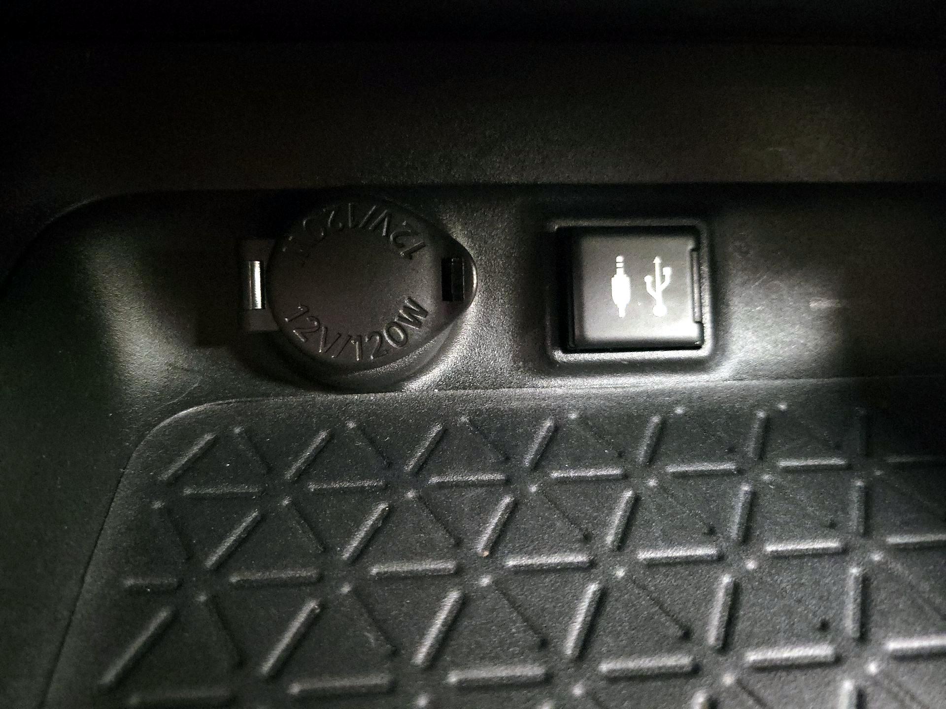 Thumbnail: 2019 Toyota RAV4 - 18