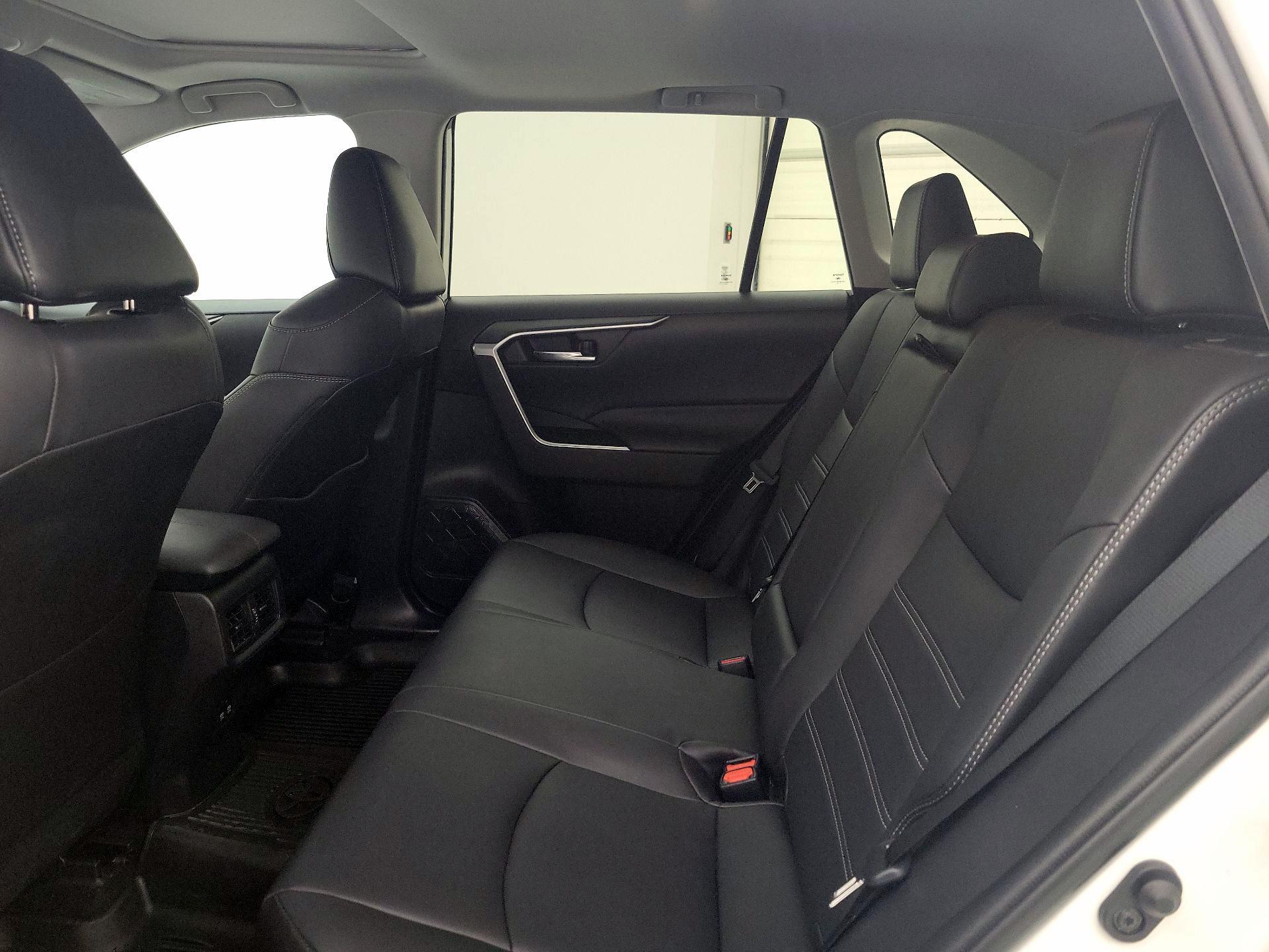 Thumbnail: 2019 Toyota RAV4 - 20